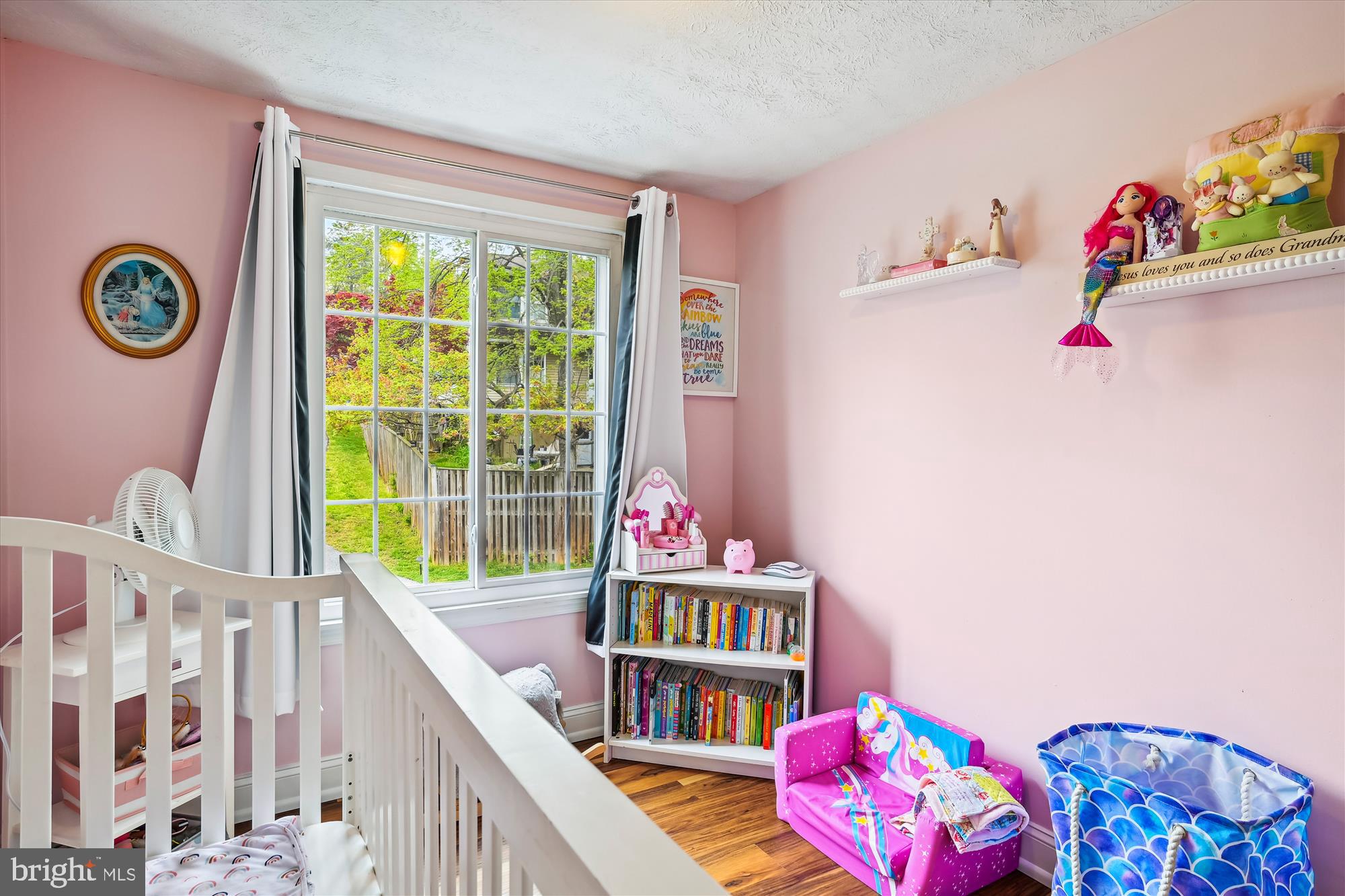 WHISPERING WOODS - Residential