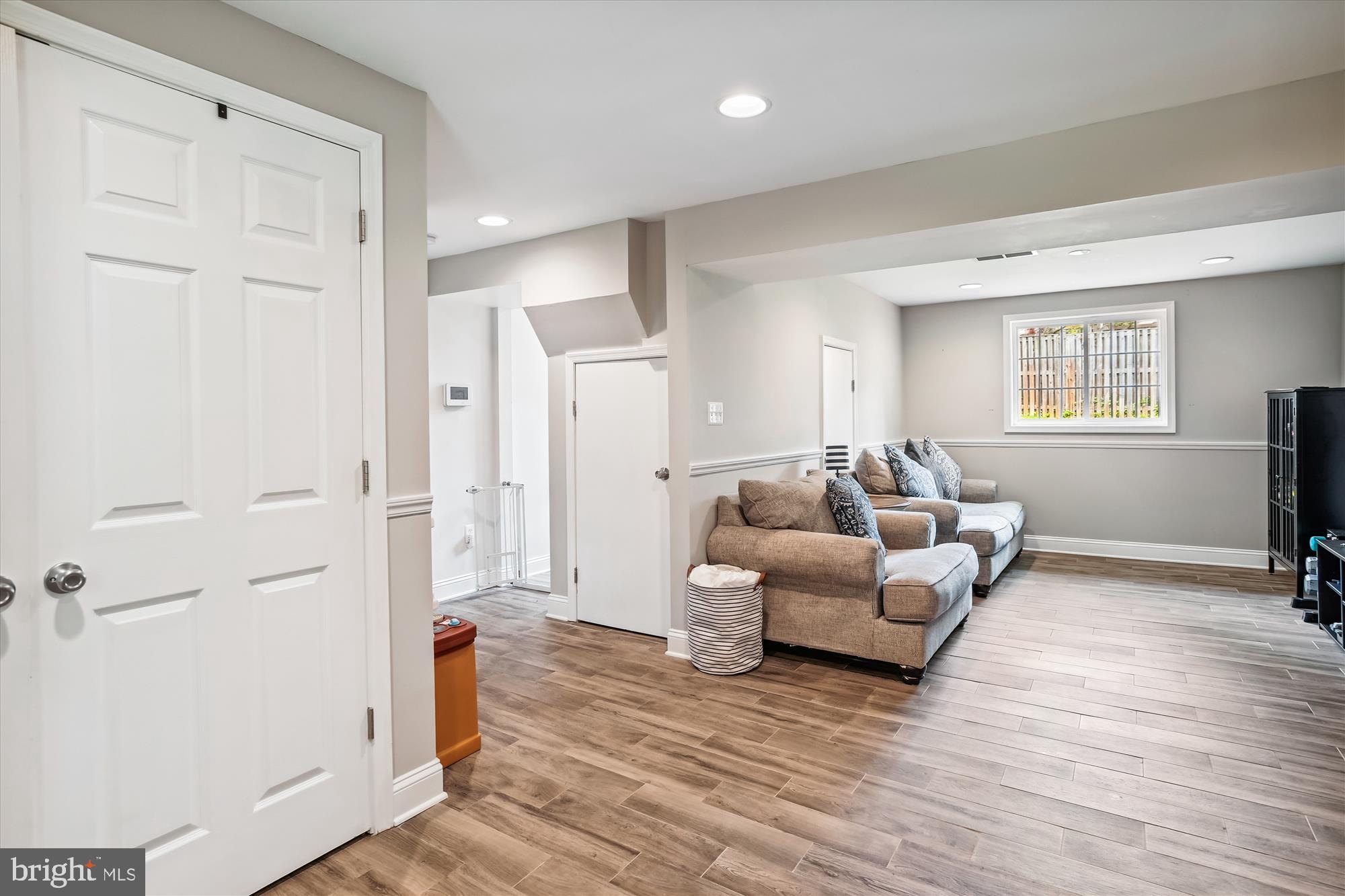 WHISPERING WOODS - Residential