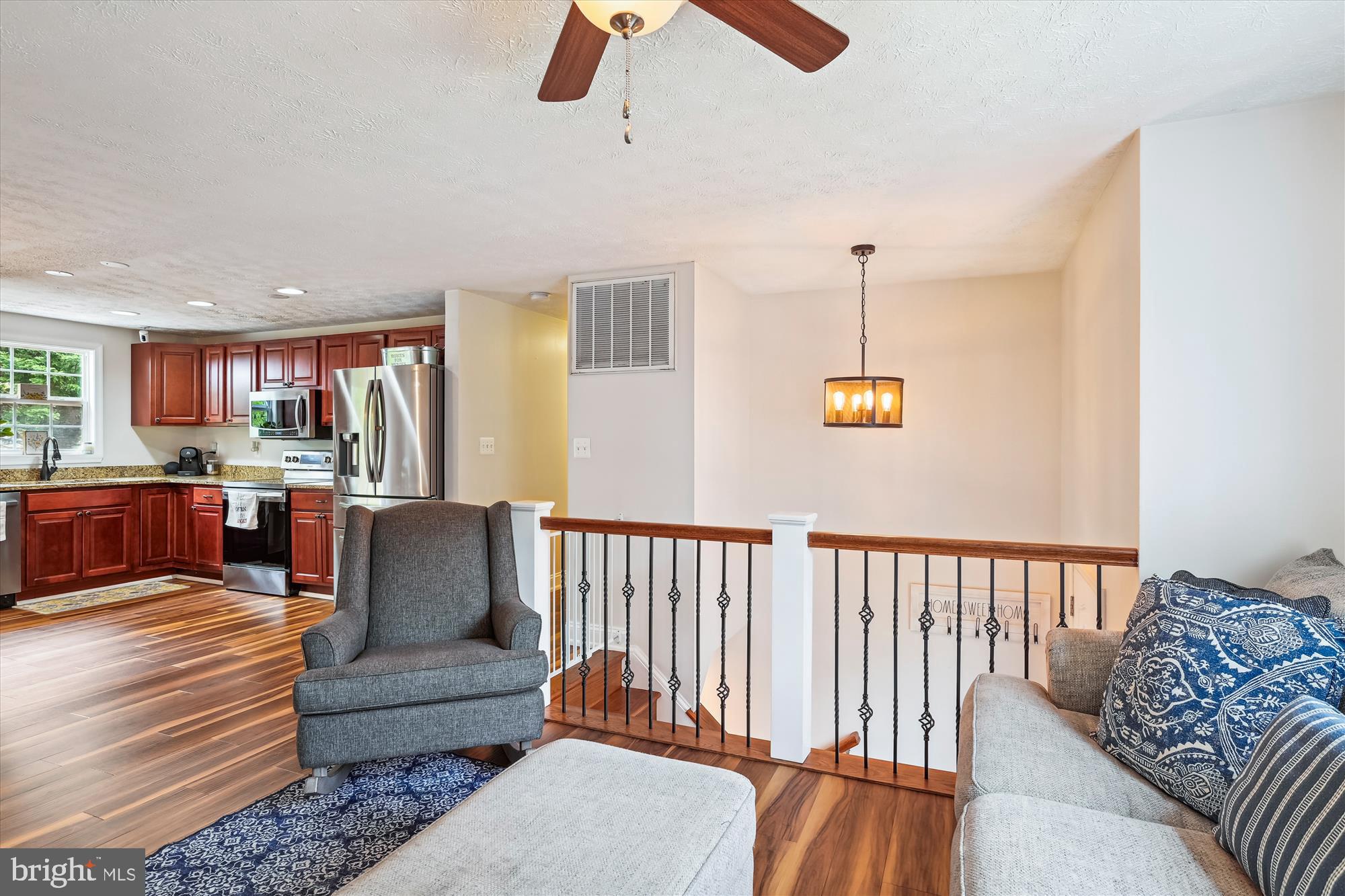 WHISPERING WOODS - Residential