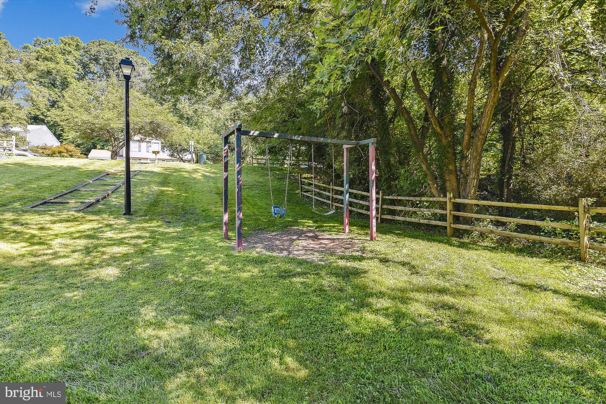 WHISPERING WOODS - Residential