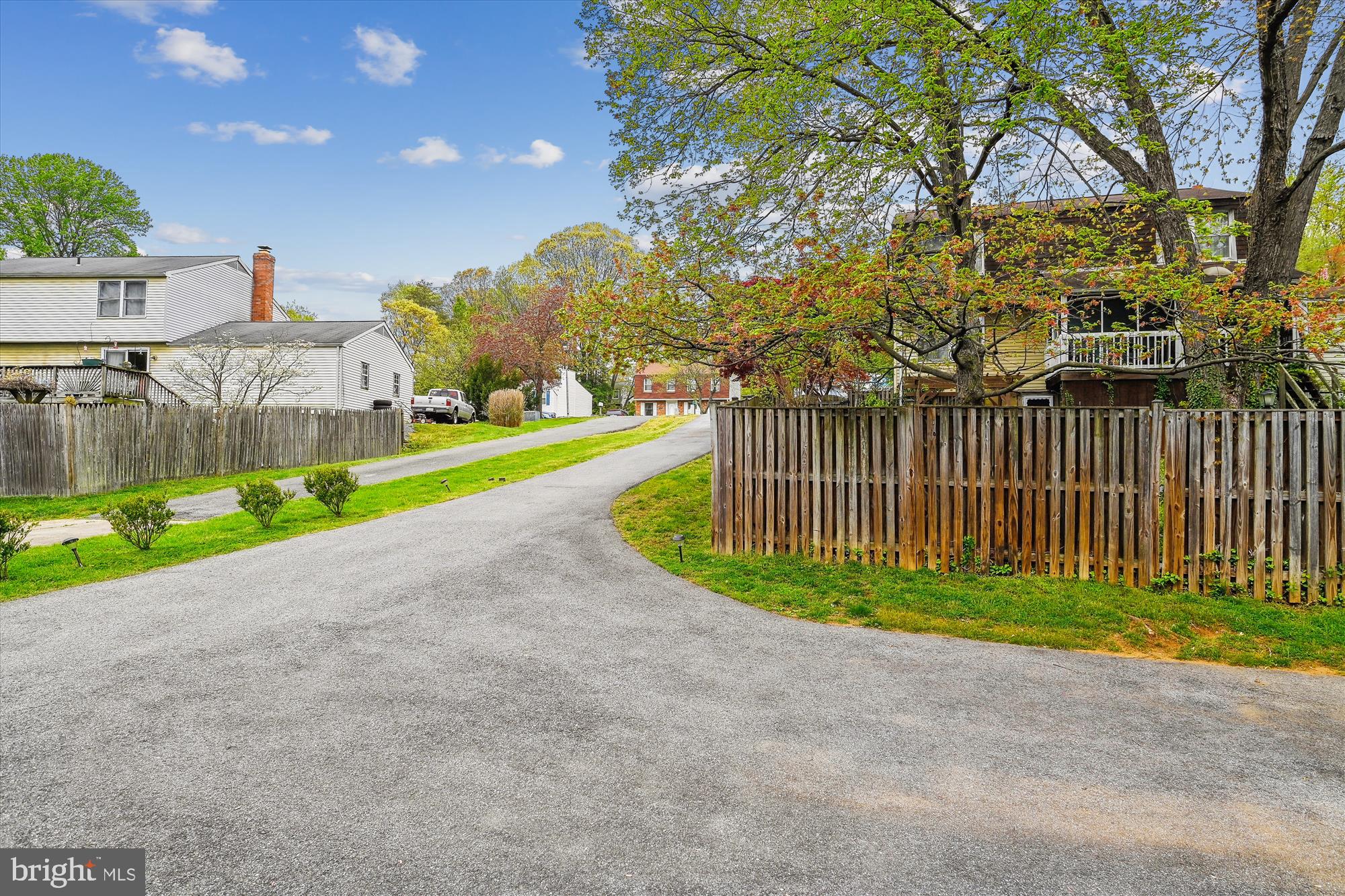 WHISPERING WOODS - Residential