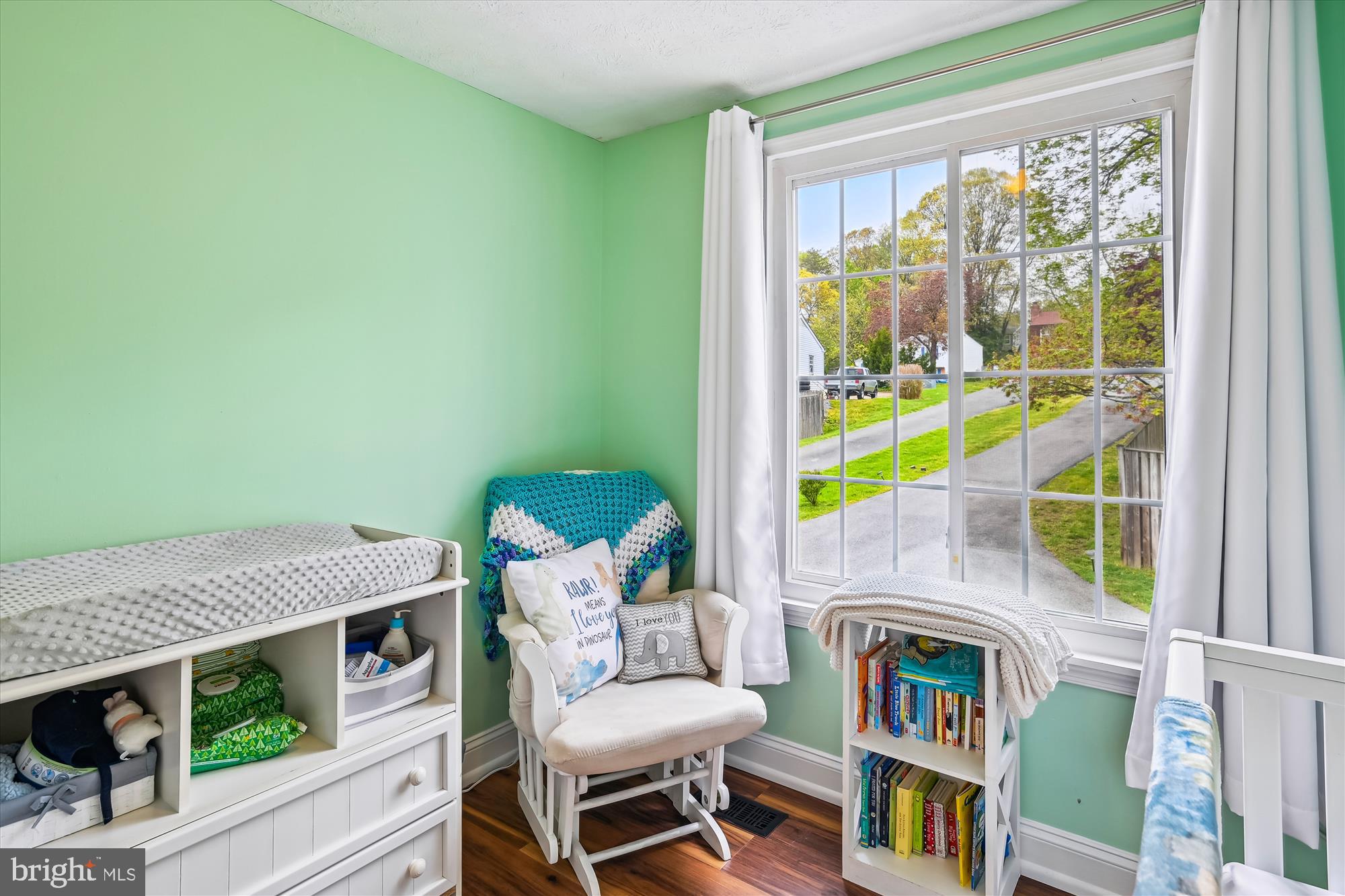 WHISPERING WOODS - Residential