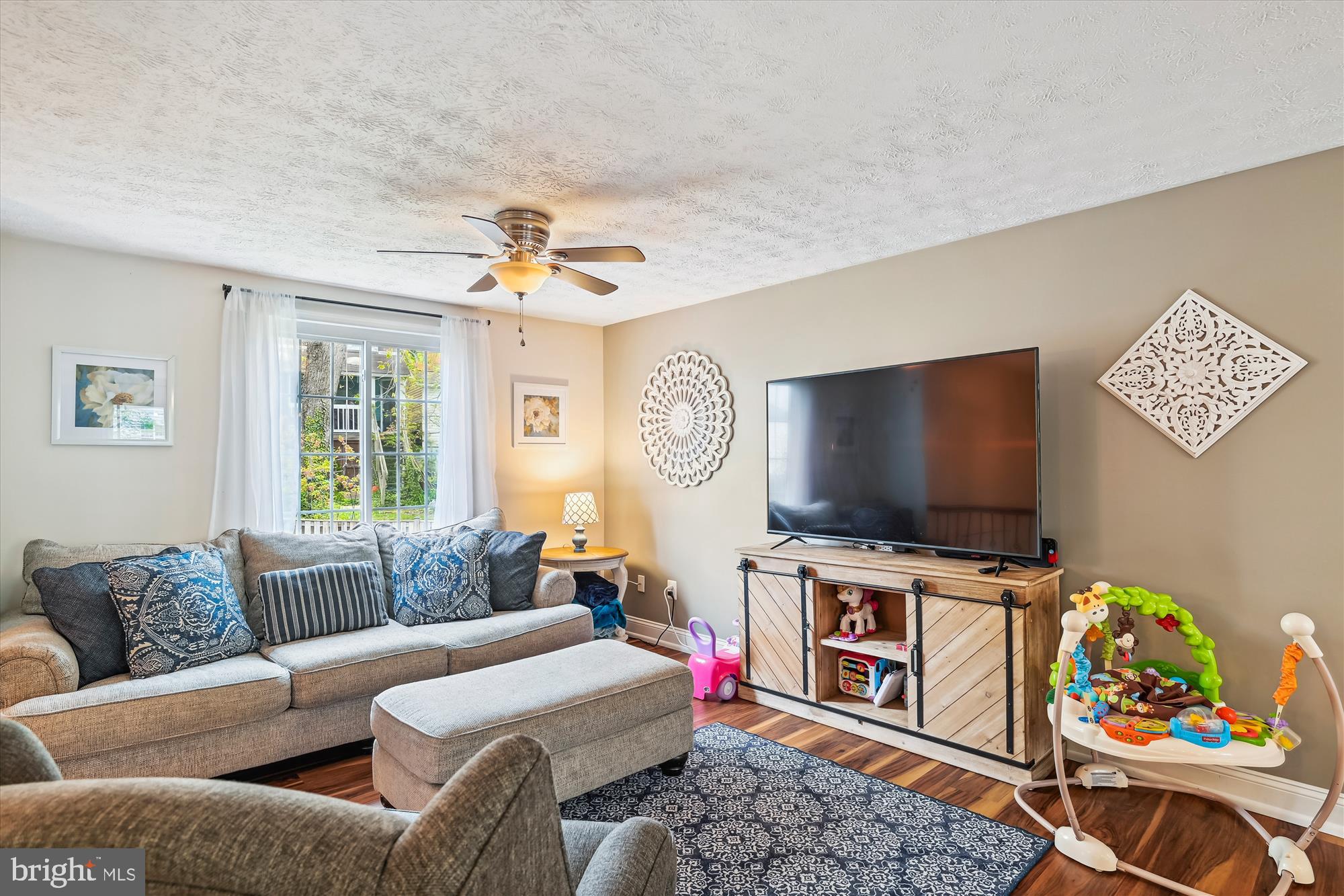 WHISPERING WOODS - Residential