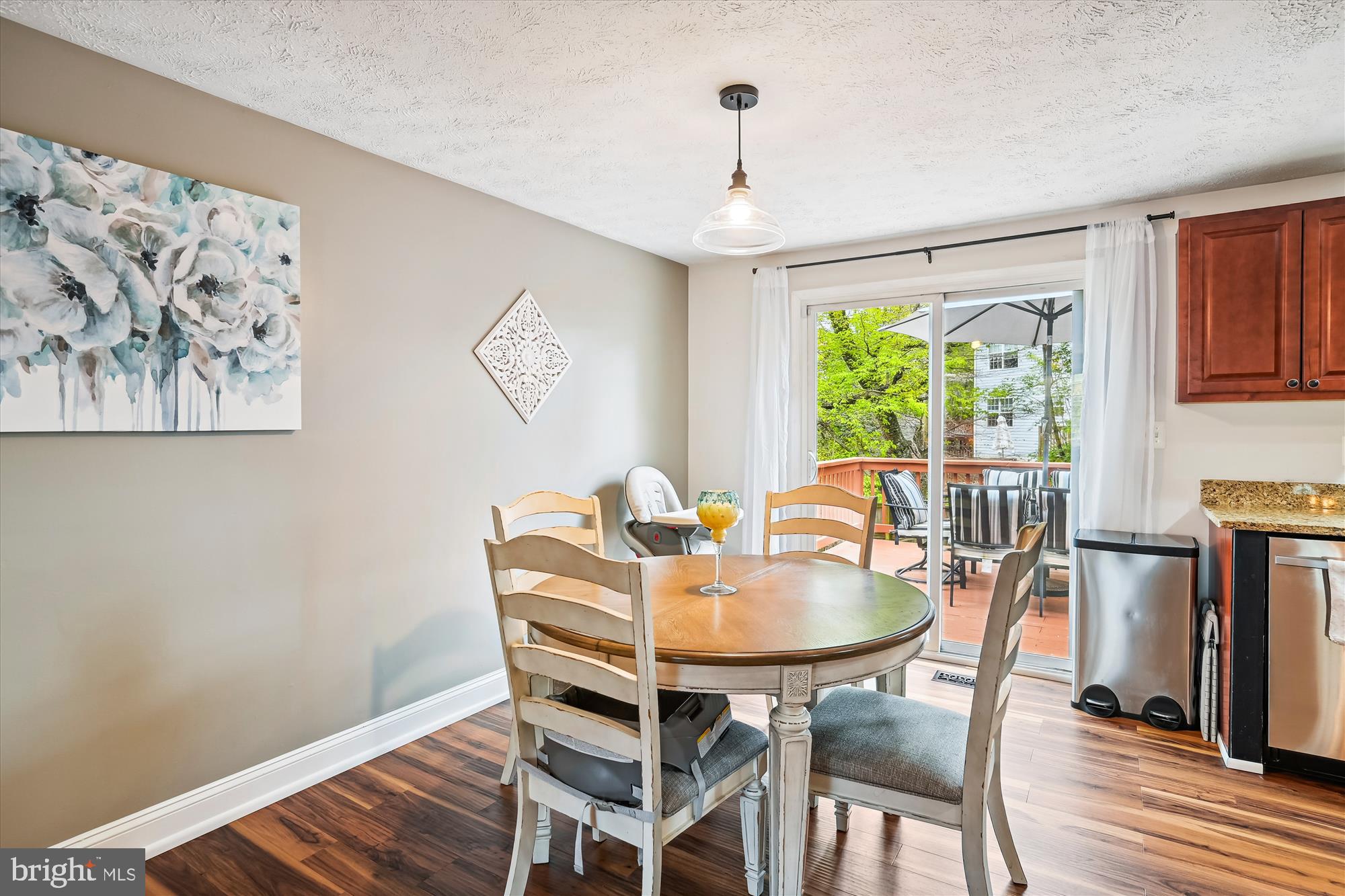 WHISPERING WOODS - Residential