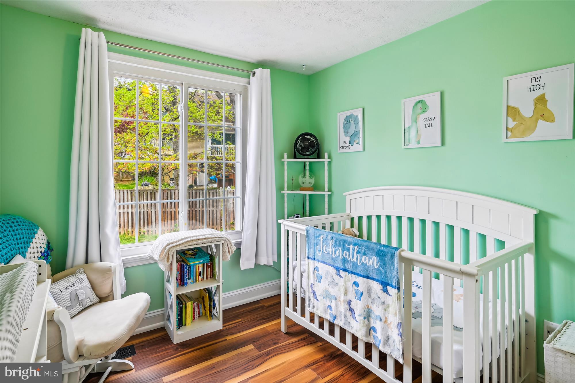 WHISPERING WOODS - Residential