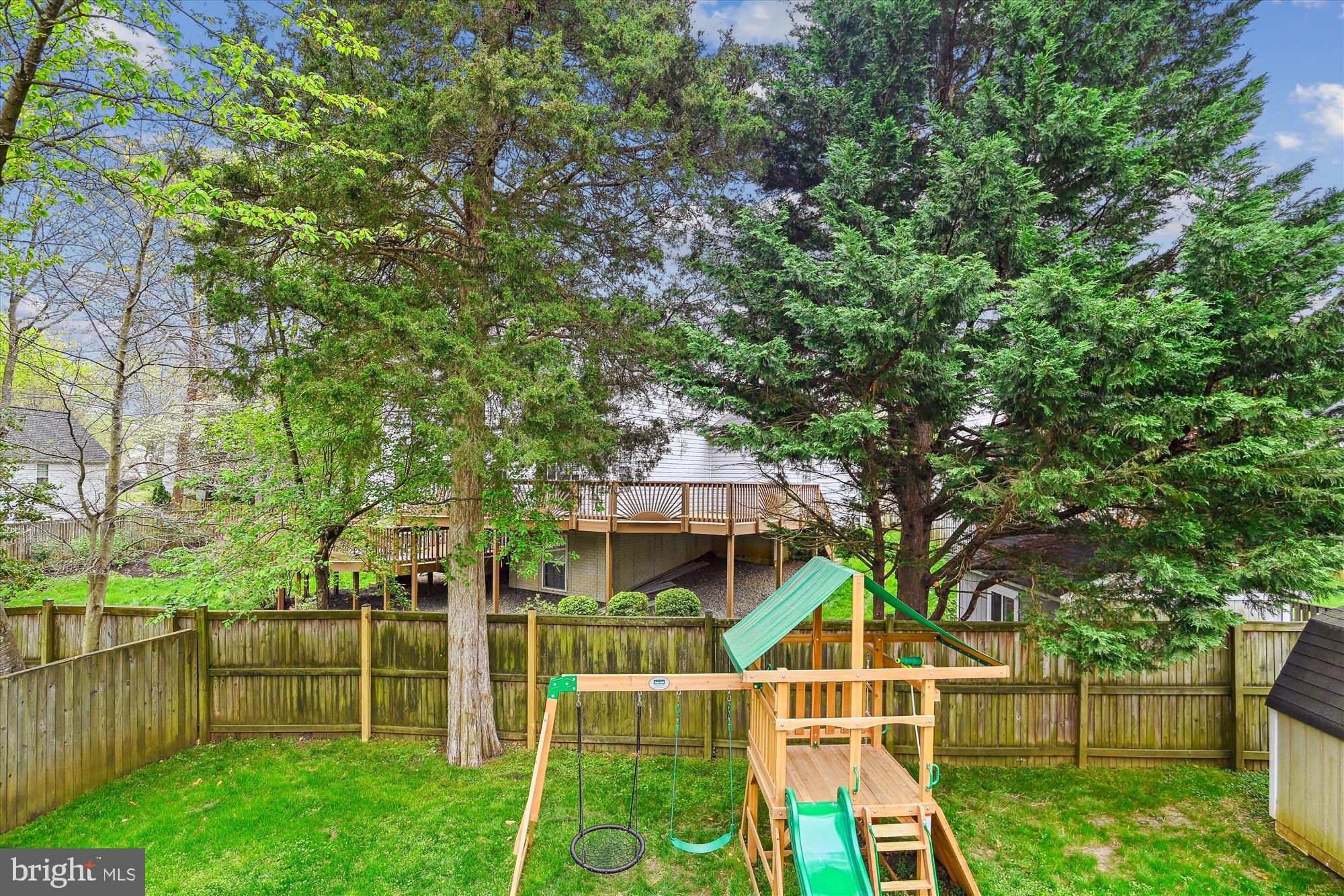 WHISPERING WOODS - Residential