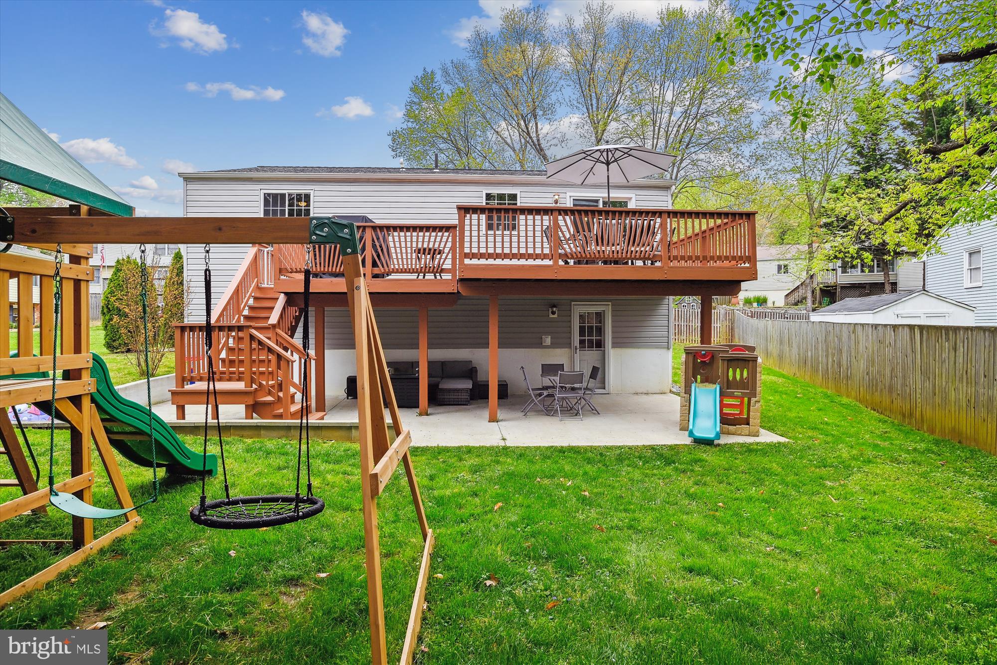 WHISPERING WOODS - Residential