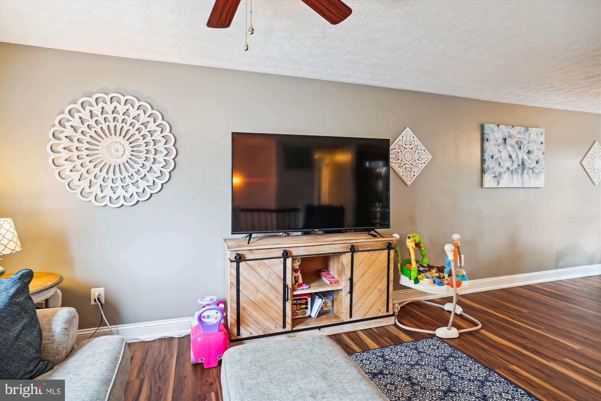 WHISPERING WOODS - Residential