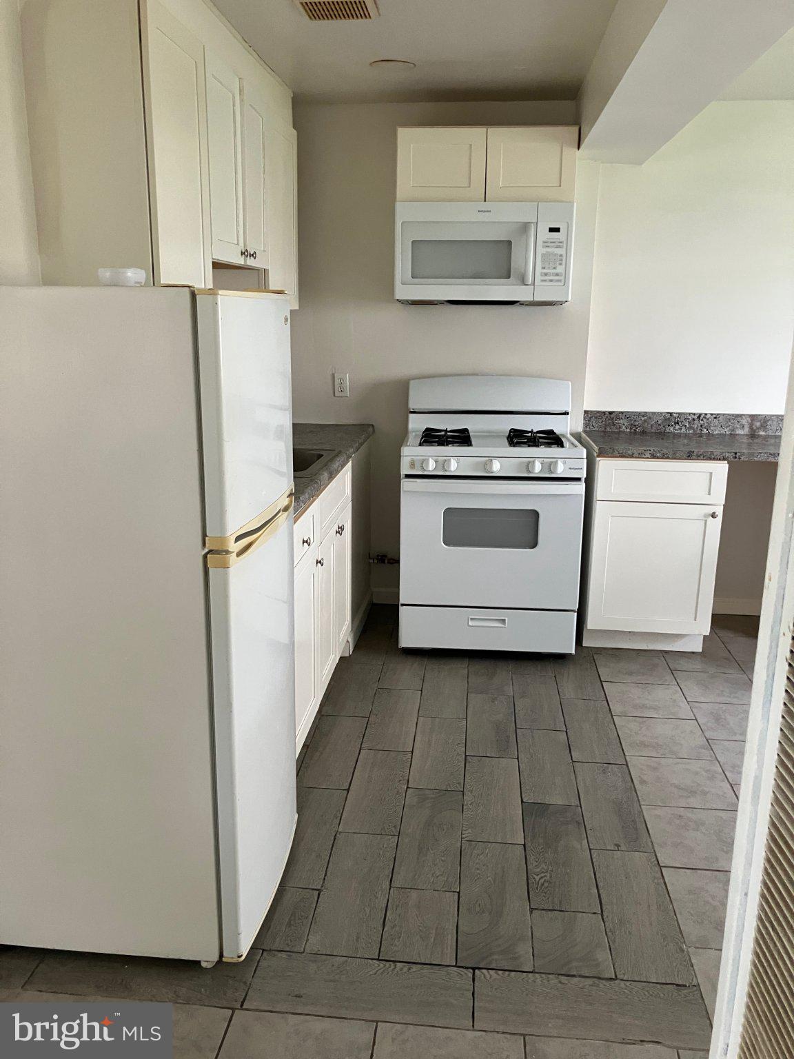 440 W GARFIELD AVENUE