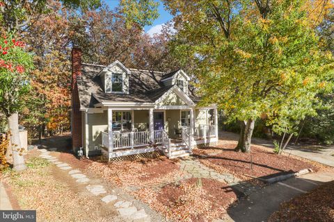 2325 S BUCHANAN STREET ARLINGTON VA 22206