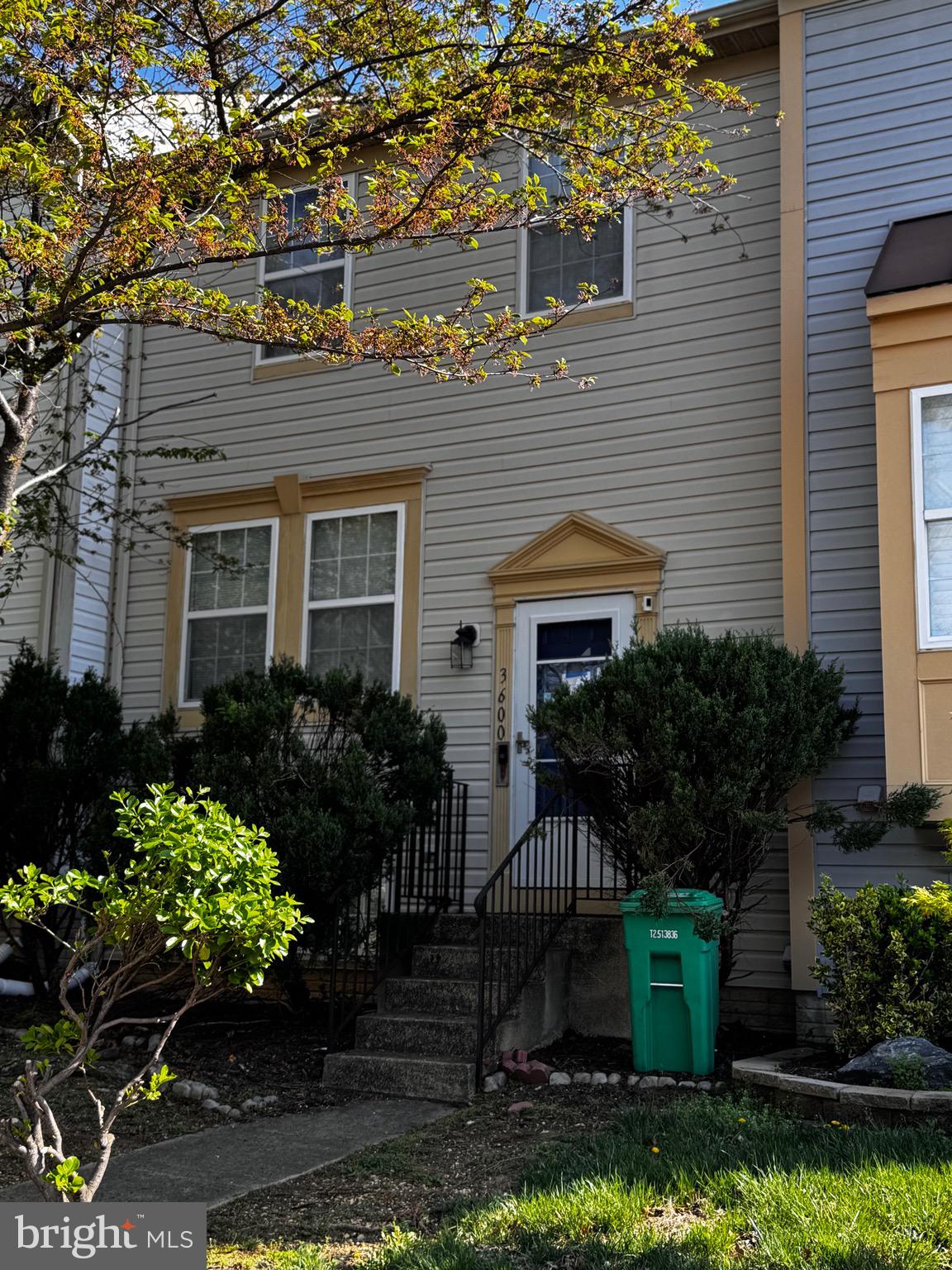 COLONY SQUARE - Residential