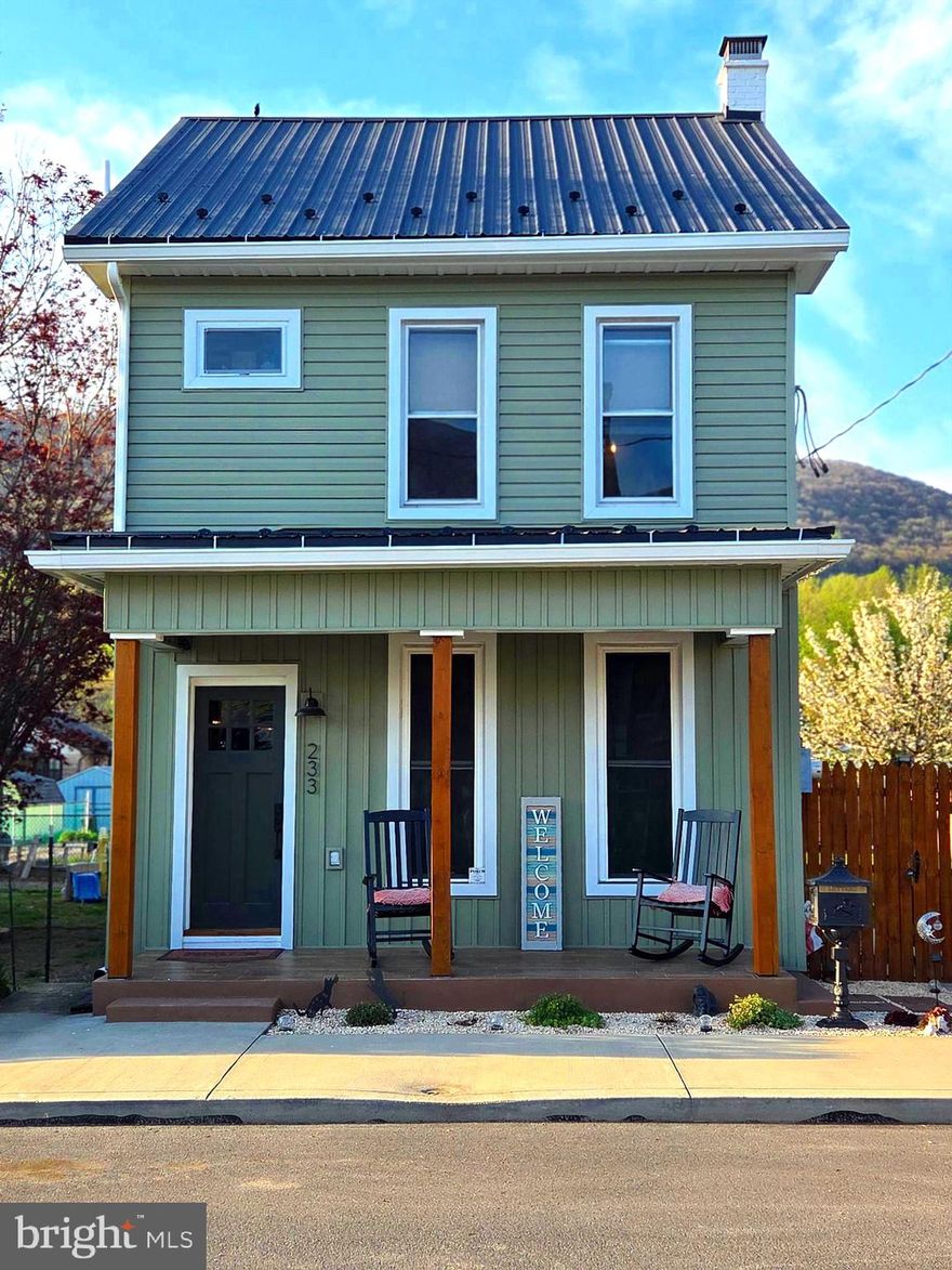 OFFERS IN HAND! HIGHEST AND BEST BY 6PM SATURDAY !


Charming Two-Story Home with Modern Upgrades and a Gourmet Kitchen. Welcome to this beautifully updated two-story home featuring three spacious bedrooms, perfect for those who love extra space. Step inside and be greeted by a bright, open layout highlighted by a gourmet kitchen complete with high-end appliances, sleek countertops, and plenty of storage—ideal for both everyday living and entertaining guests. Upstairs, you'll find generously sized bedrooms and updated bathrooms offering comfort and style. Enjoy peace of mind with recent updates throughout the home, blending modern convenience with timeless charm. Sellers have taken so much pride in preparing you for this home. The fully fenced yard provides privacy and a safe play area. Pet friendly with plenty of room for gardening, barbecues, or outdoor relaxation. Don’t miss this move-in ready gem-schedule your private tour today!