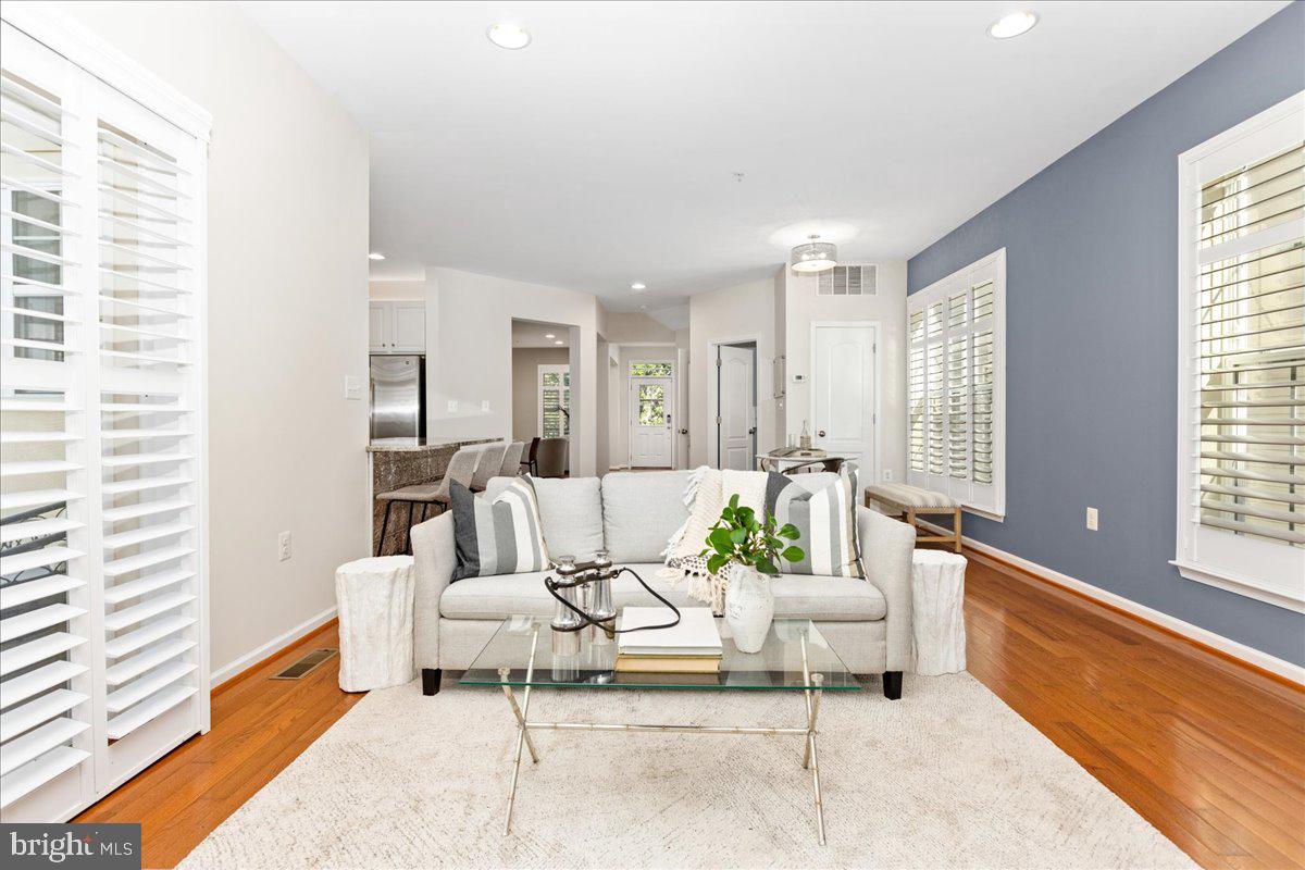 EASTPORT - Residential