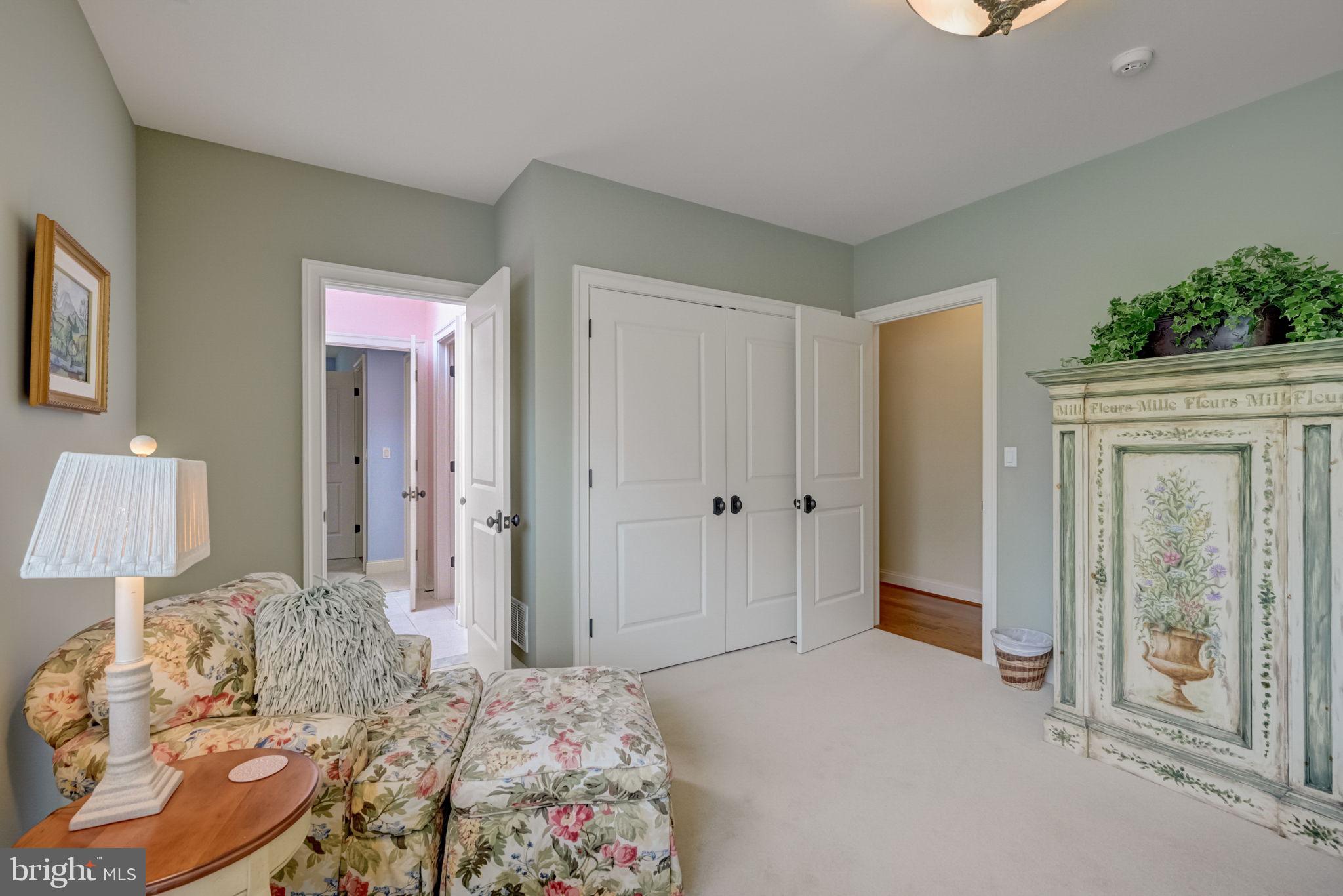 MEADOWBROOK - Residential