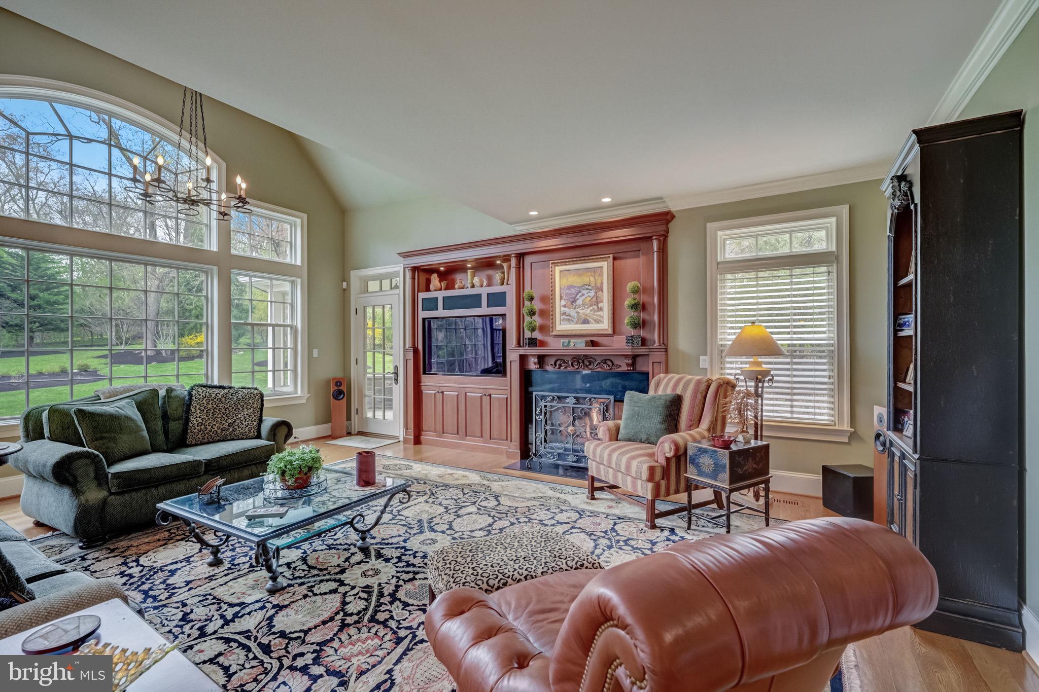 MEADOWBROOK - Residential