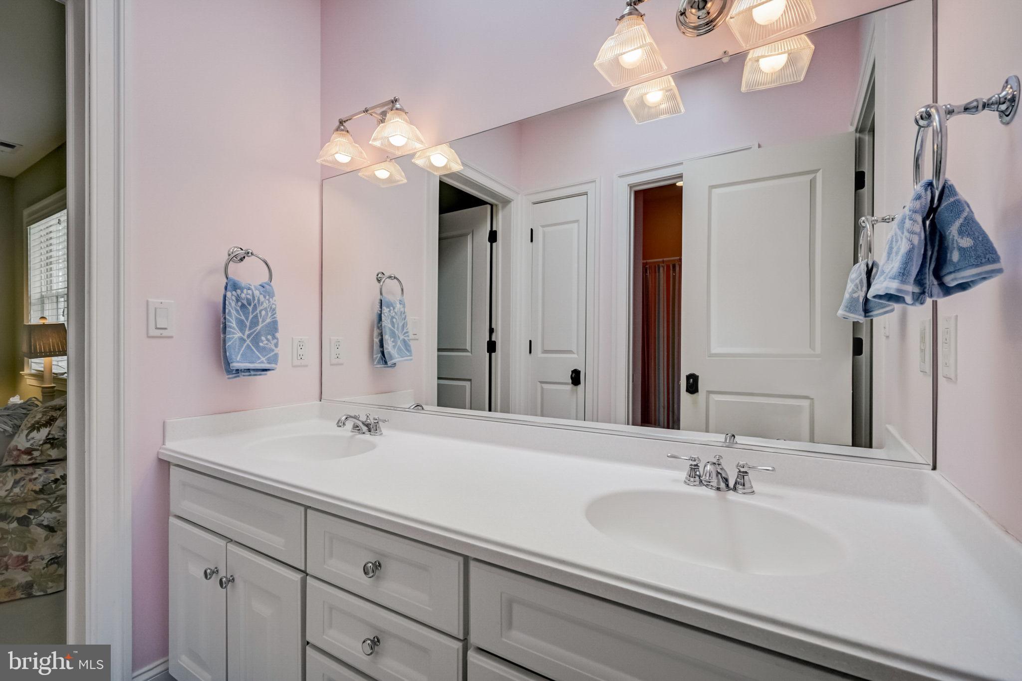 MEADOWBROOK - Residential