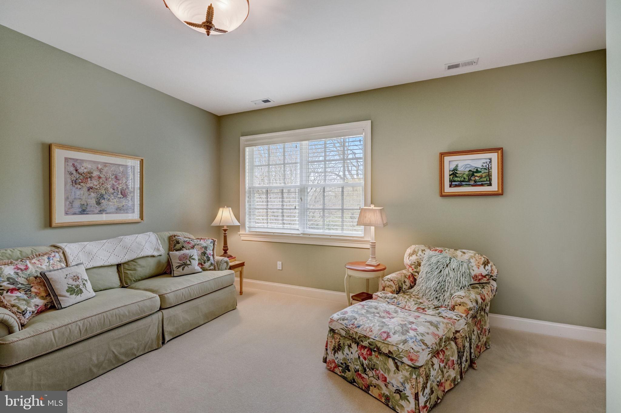 MEADOWBROOK - Residential