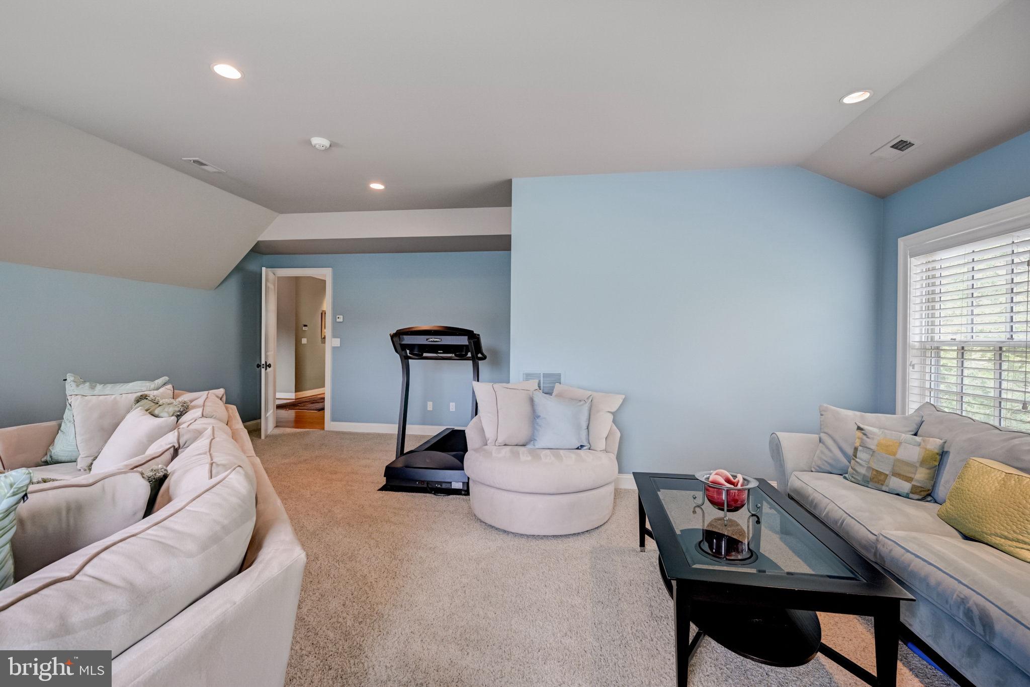 MEADOWBROOK - Residential