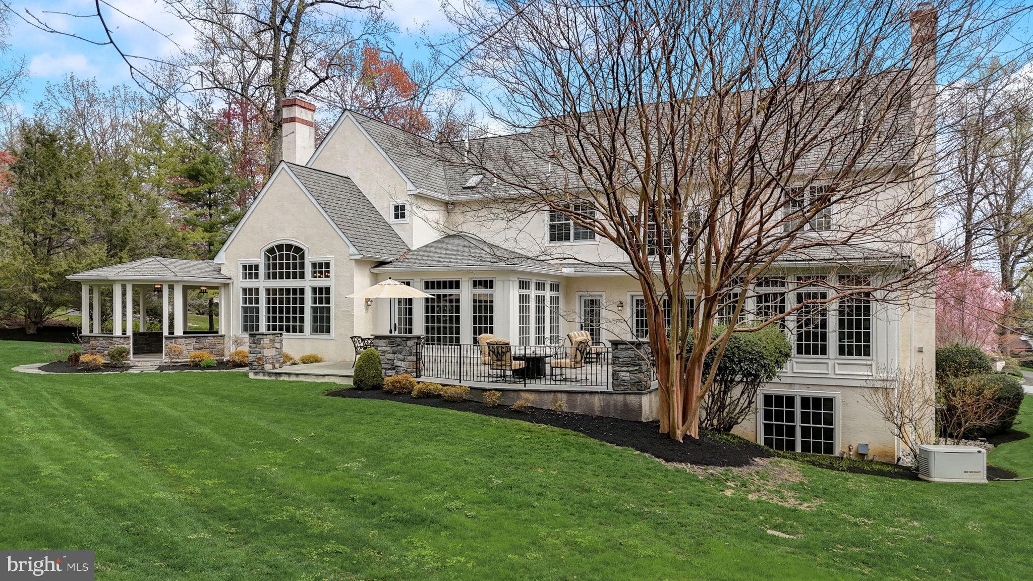 MEADOWBROOK - Residential