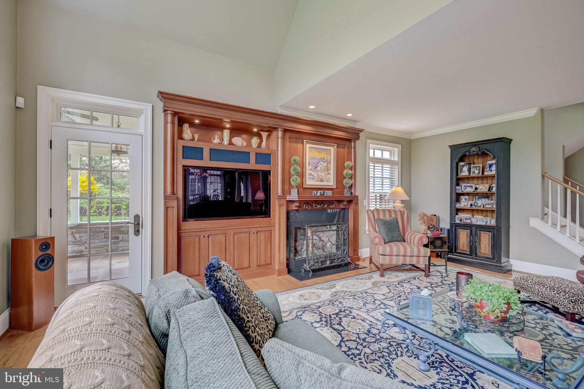 MEADOWBROOK - Residential