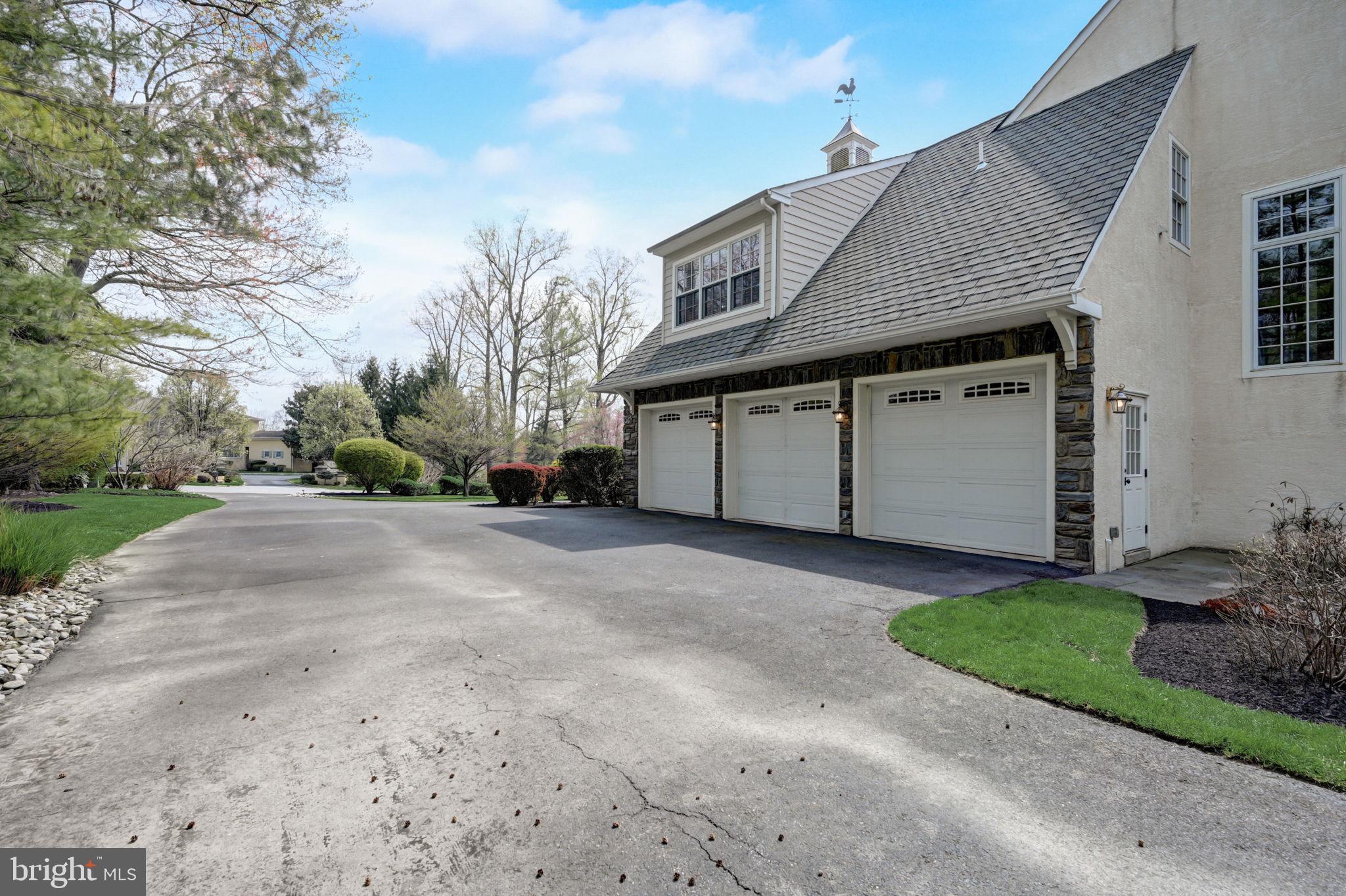 MEADOWBROOK - Residential