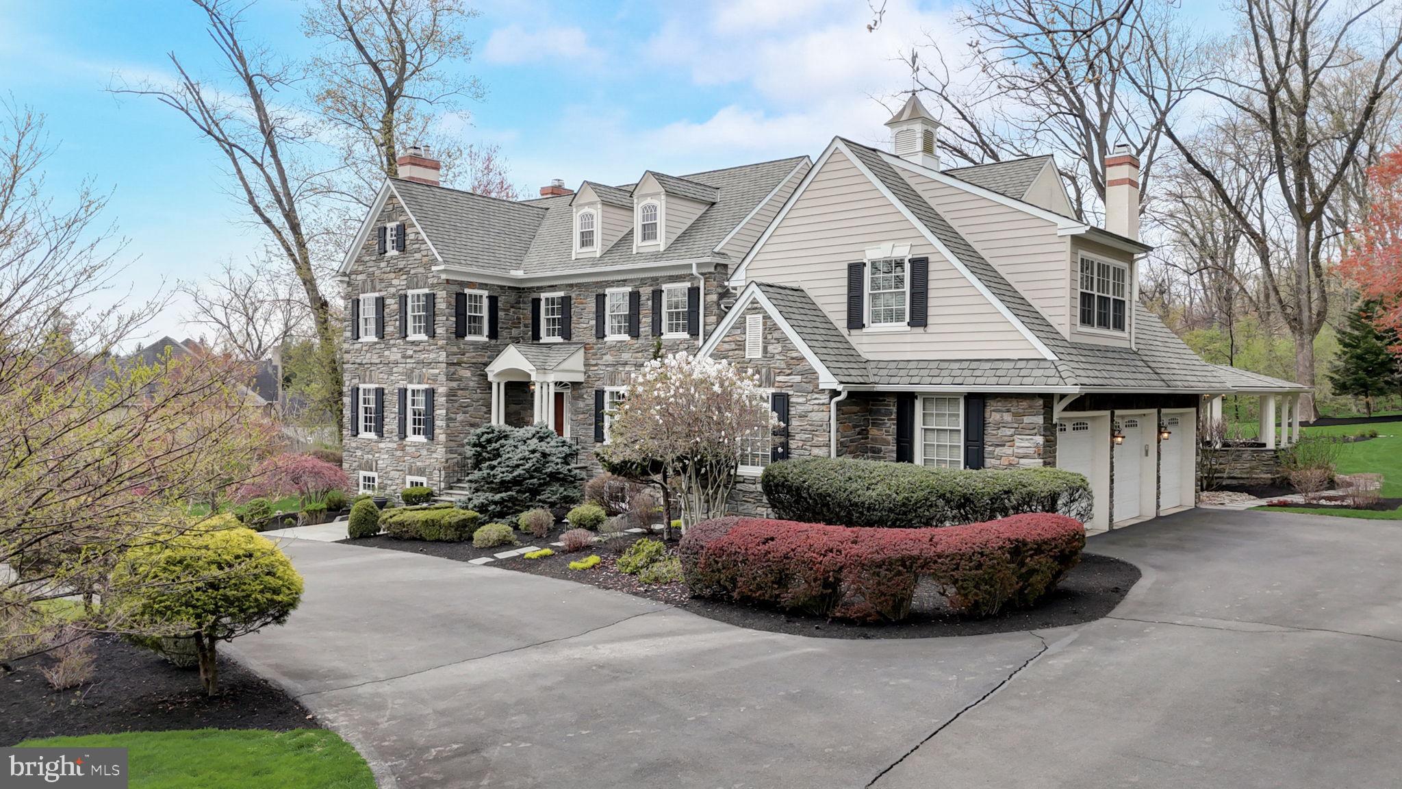 MEADOWBROOK - Residential