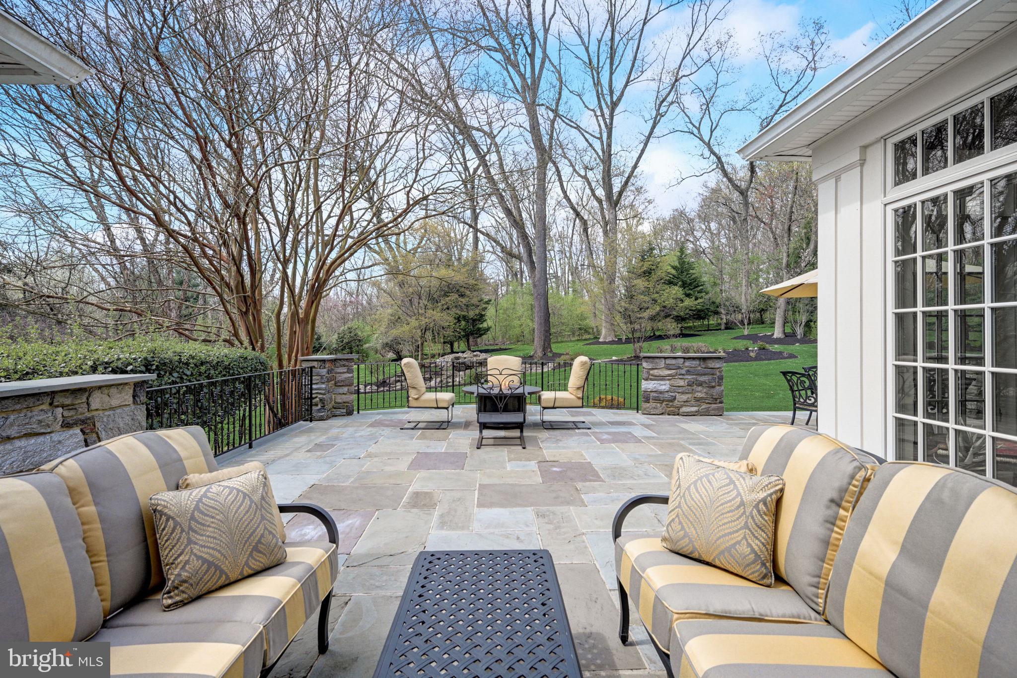 MEADOWBROOK - Residential