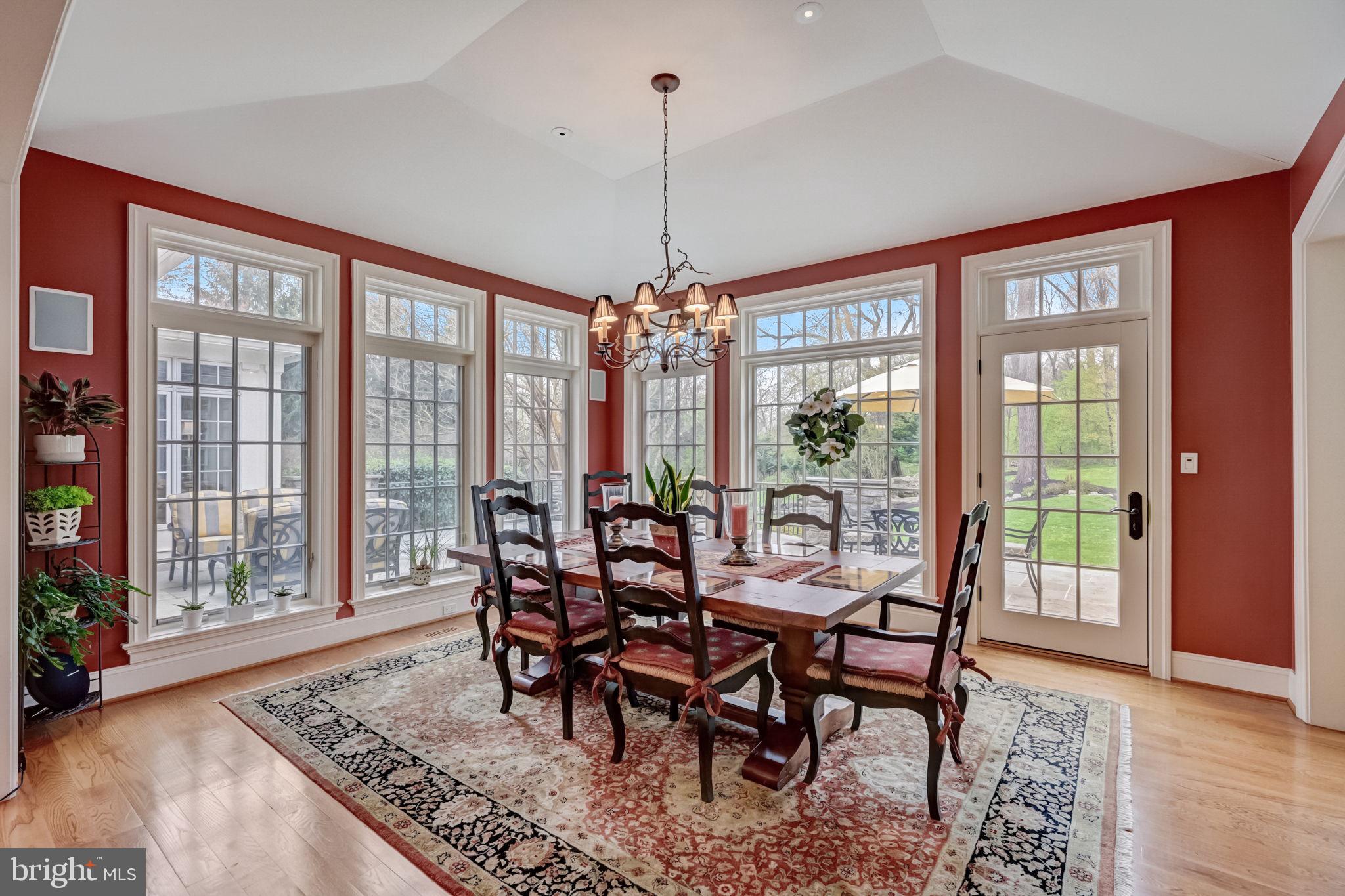 MEADOWBROOK - Residential