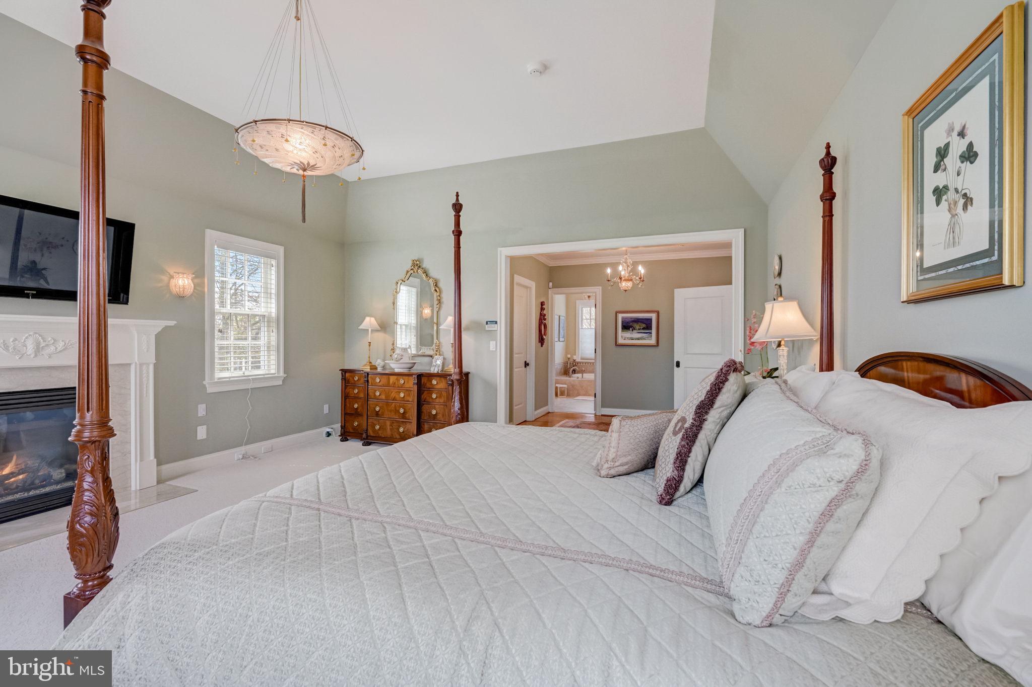 MEADOWBROOK - Residential