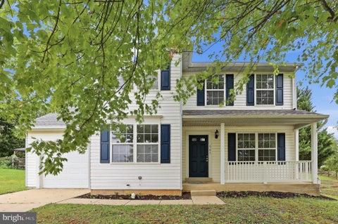Photo of 567 Sunshine Way, WESTMINSTER, MD 21157 (MLS # MDCR2037980)