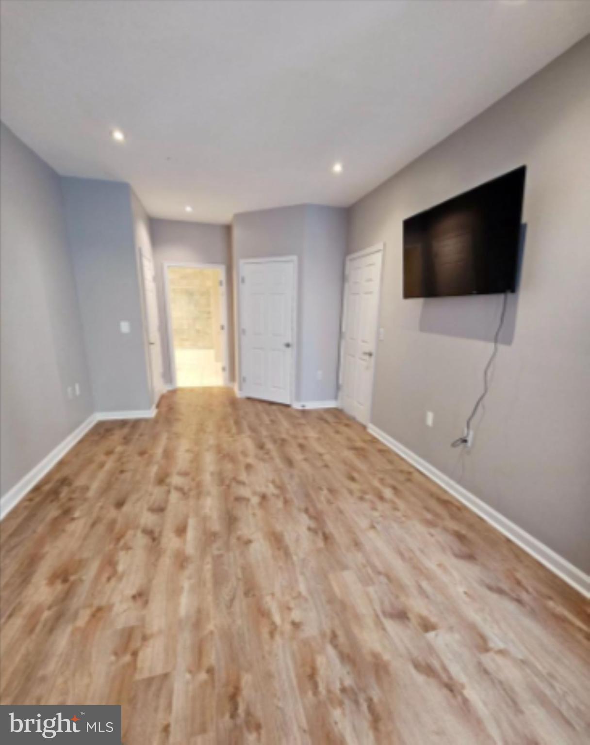 PIERSIDE AT HARBORVIEW - Residential Lease