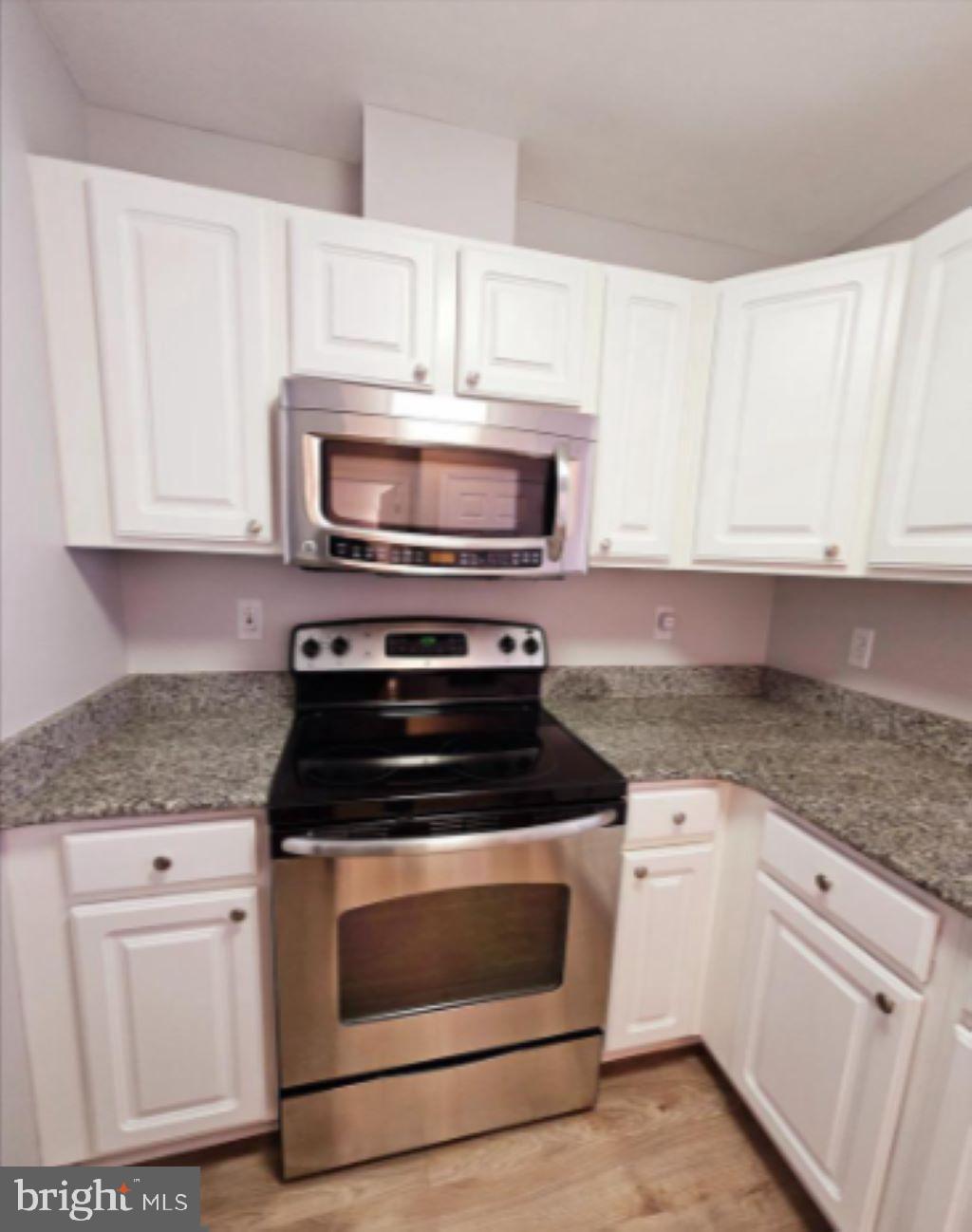 PIERSIDE AT HARBORVIEW - Residential Lease