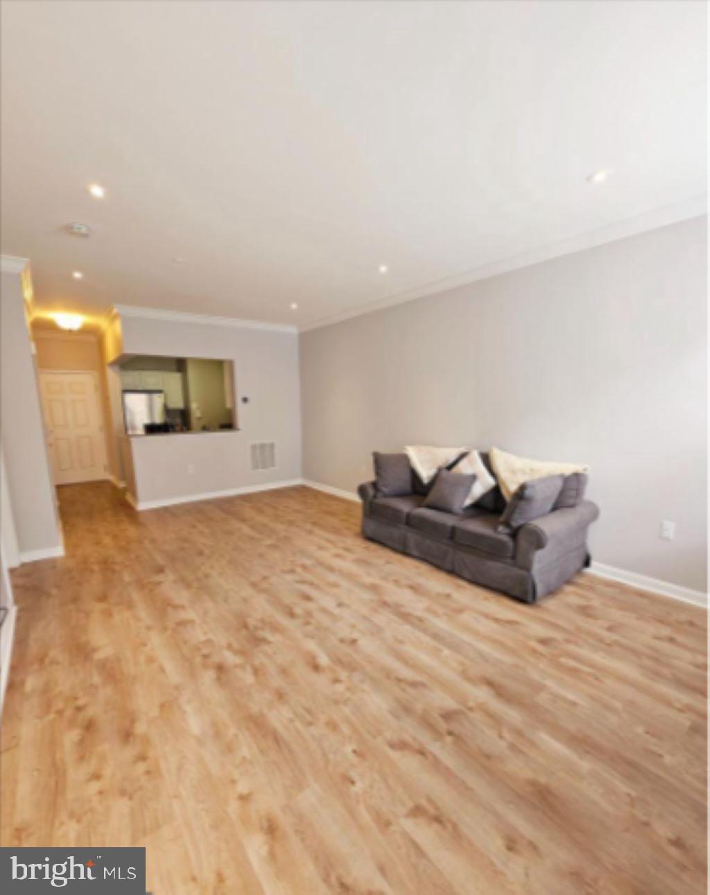 PIERSIDE AT HARBORVIEW - Residential Lease