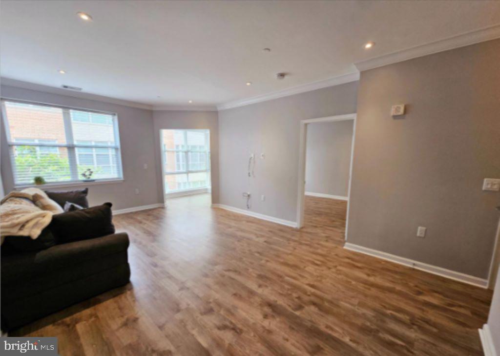 PIERSIDE AT HARBORVIEW - Residential Lease