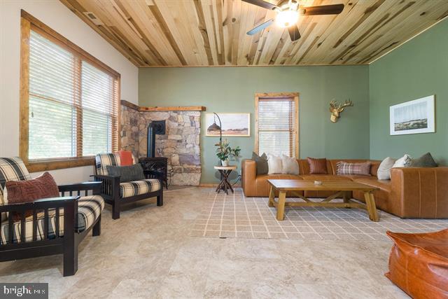 MASSANUTTEN - Residential