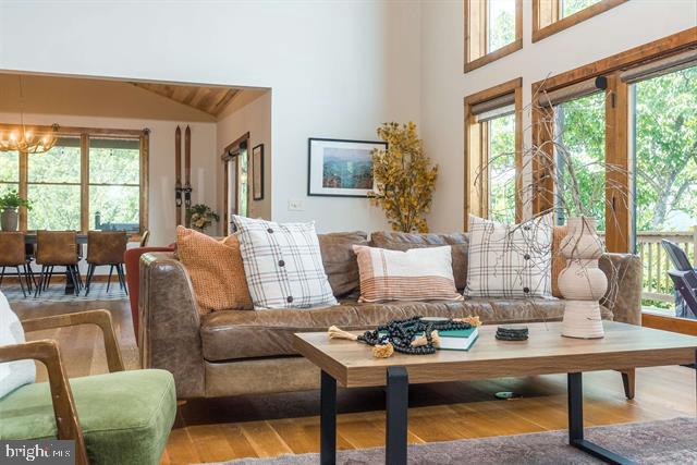 MASSANUTTEN - Residential