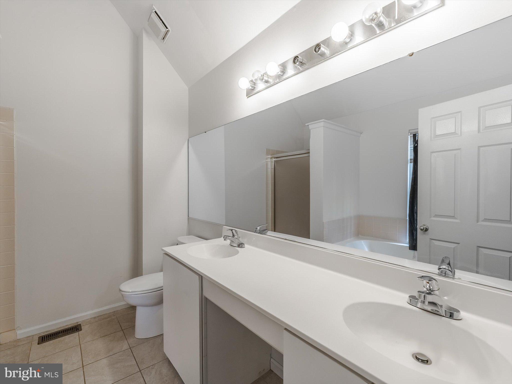 ROXBOROUGH - Residential