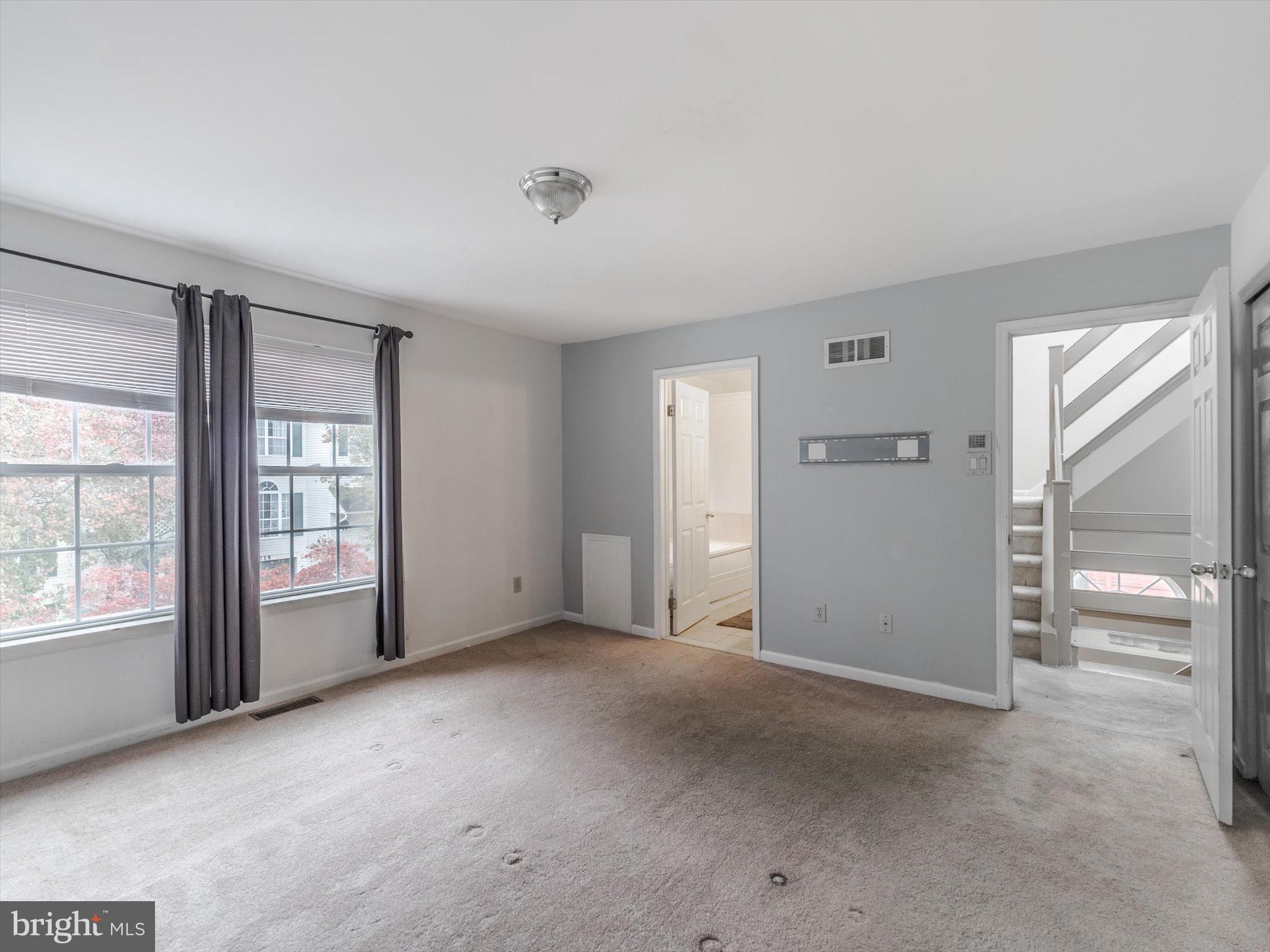 ROXBOROUGH - Residential