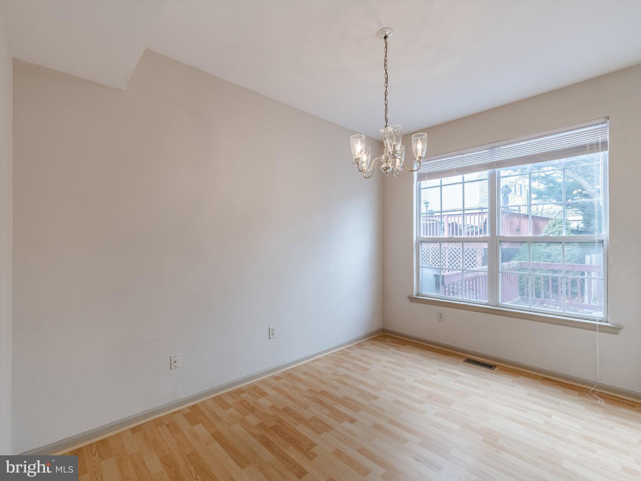 ROXBOROUGH - Residential