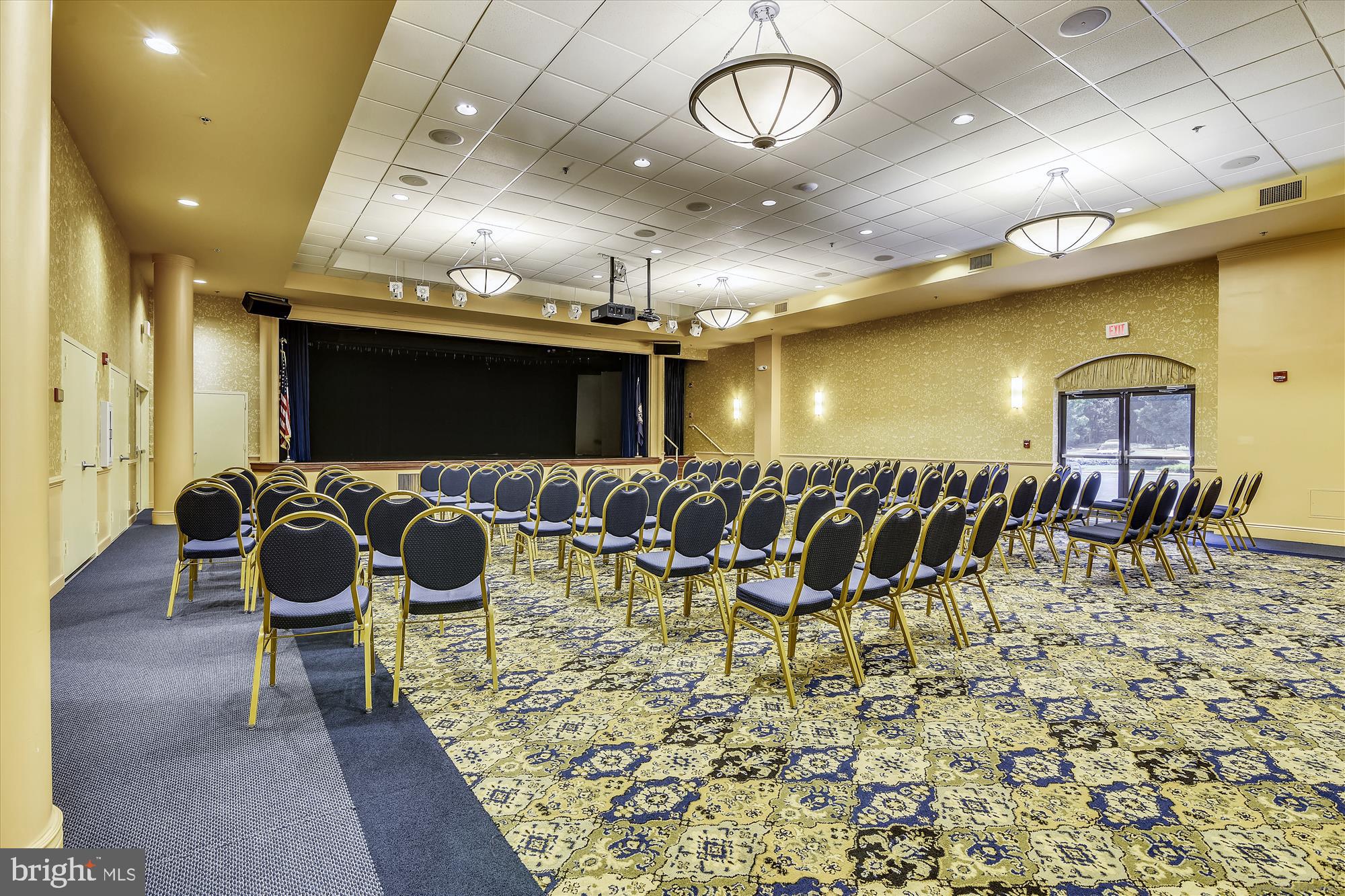 LANSDOWNE WOODS LEISURE WORLD - Residential