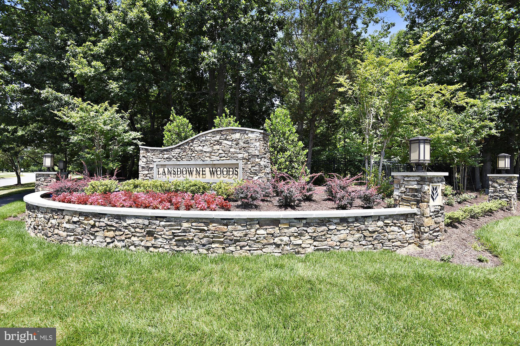 LANSDOWNE WOODS LEISURE WORLD - Residential