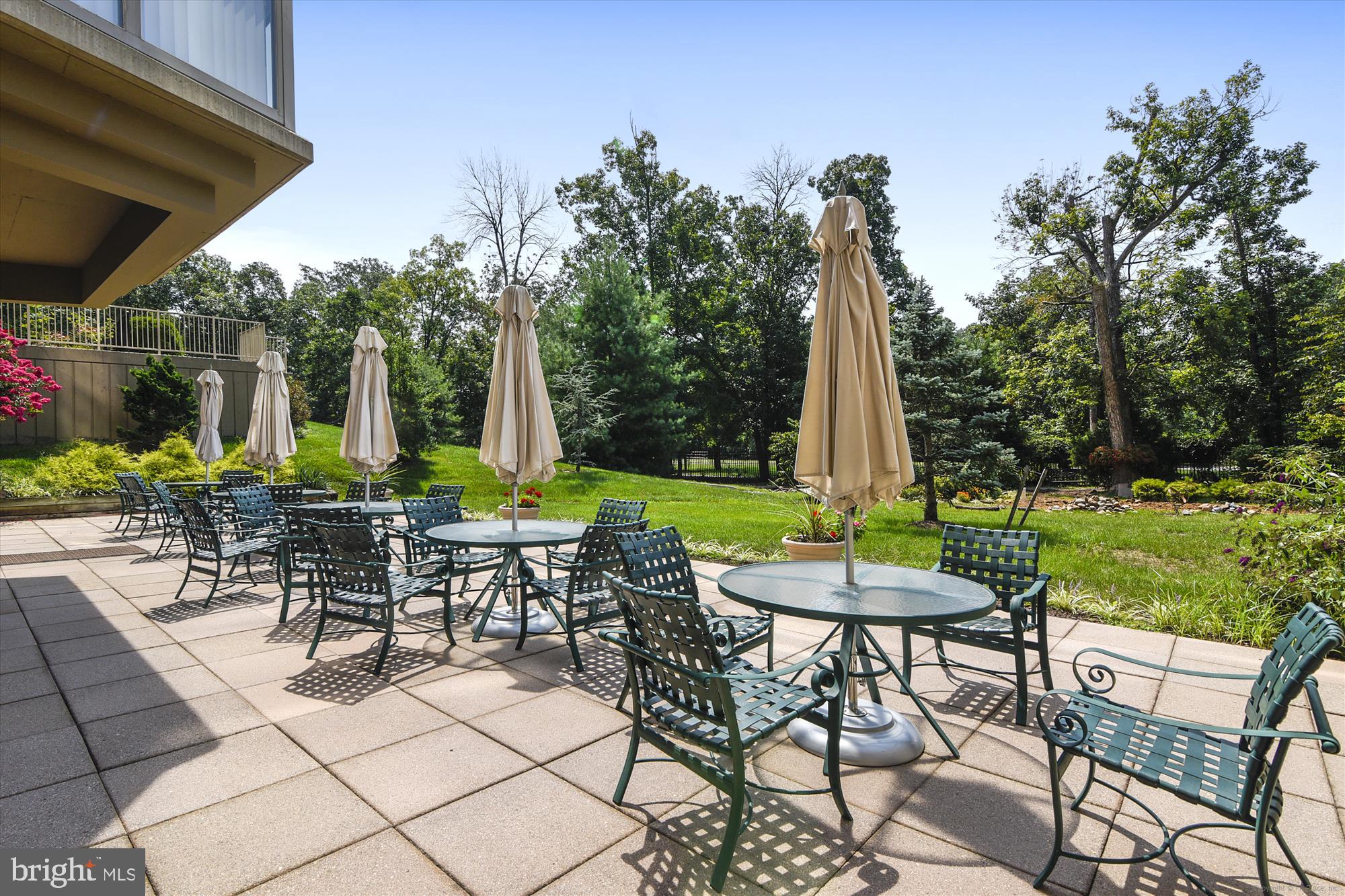 LANSDOWNE WOODS LEISURE WORLD - Residential