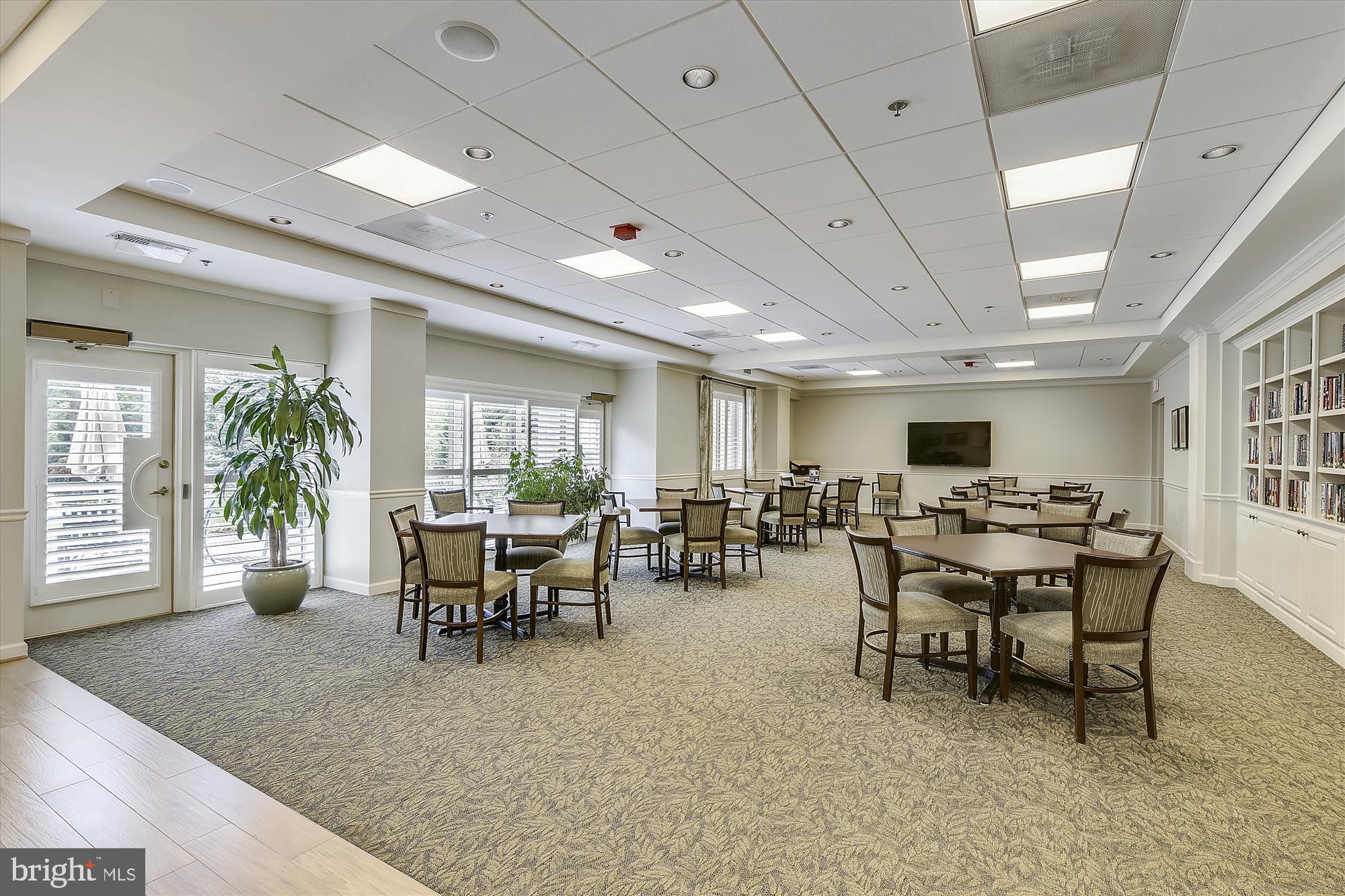 LANSDOWNE WOODS LEISURE WORLD - Residential