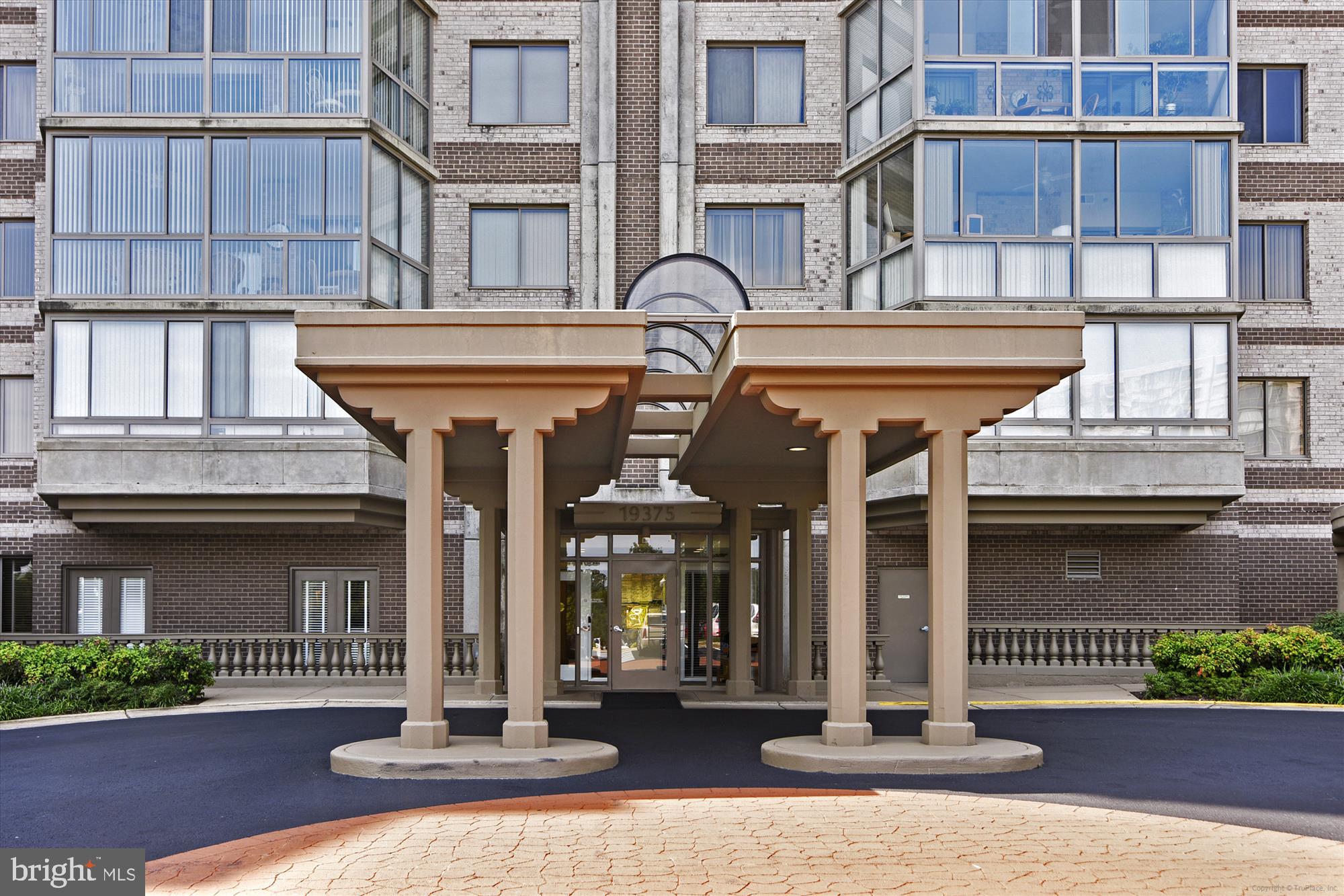 LANSDOWNE WOODS LEISURE WORLD - Residential