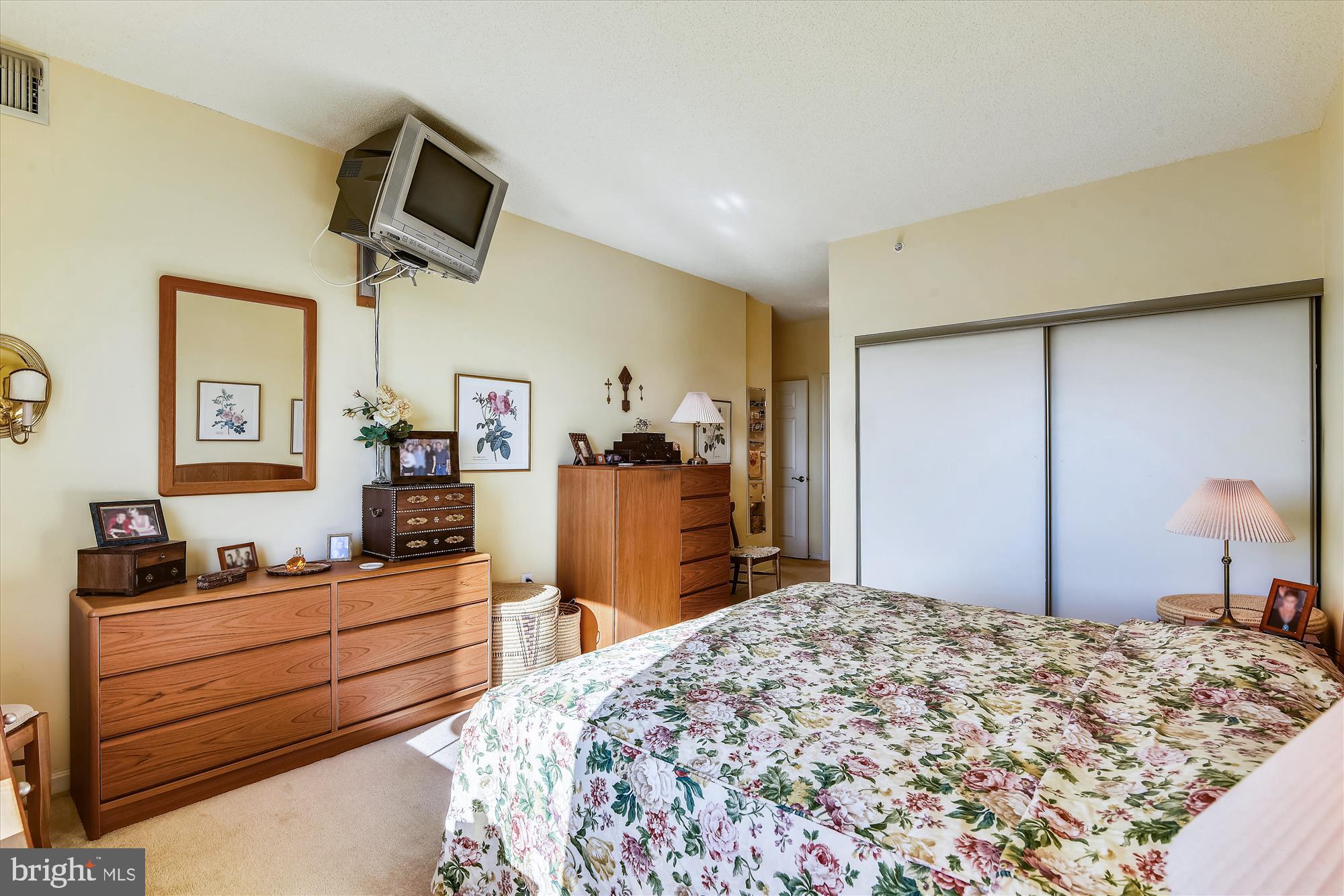 LANSDOWNE WOODS LEISURE WORLD - Residential