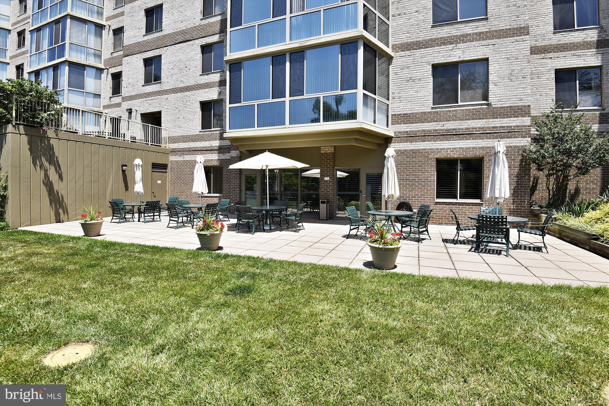 LANSDOWNE WOODS LEISURE WORLD - Residential