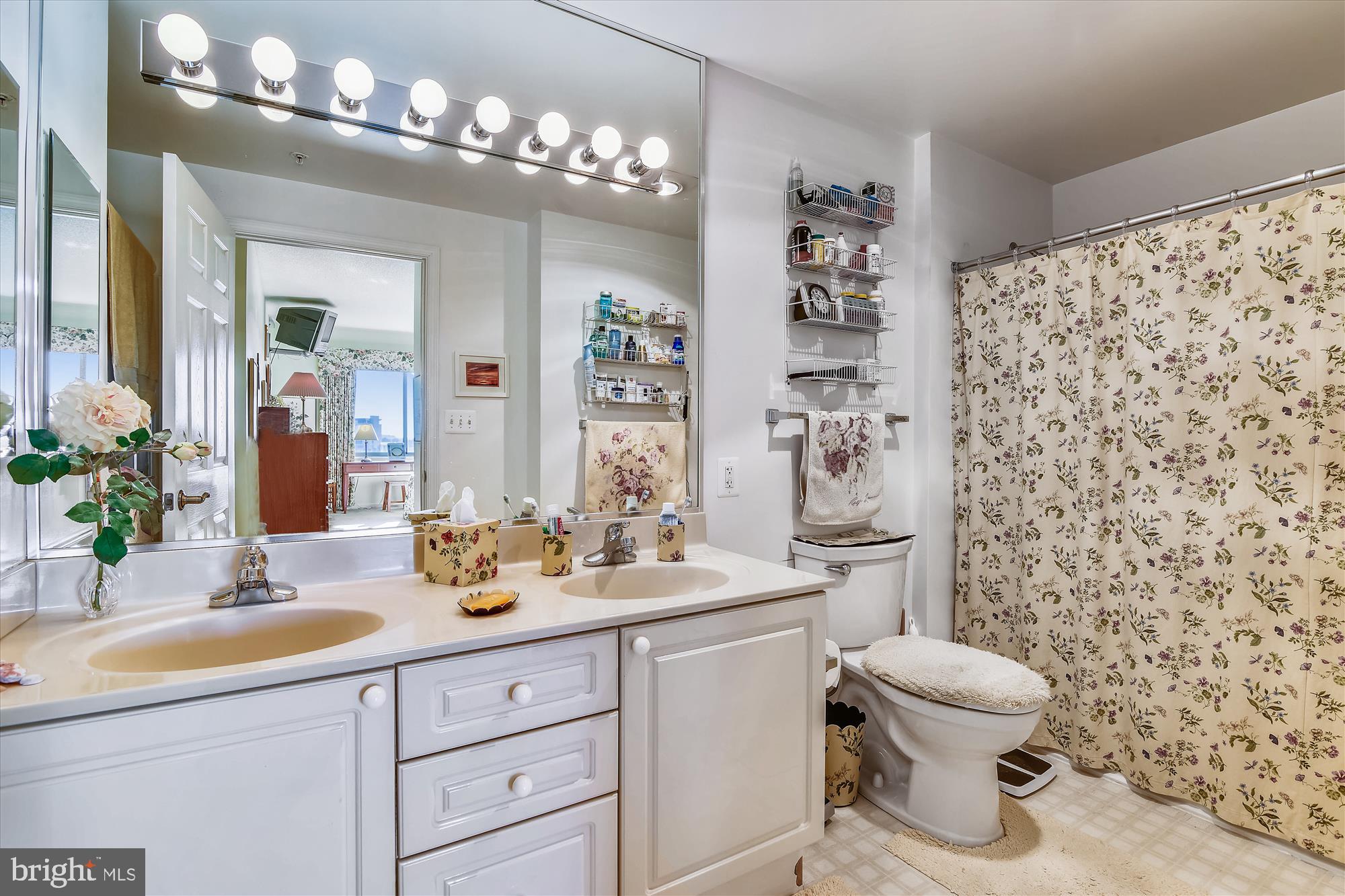 LANSDOWNE WOODS LEISURE WORLD - Residential