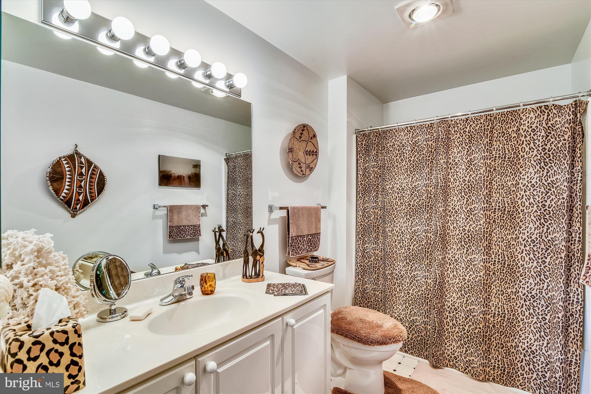 LANSDOWNE WOODS LEISURE WORLD - Residential