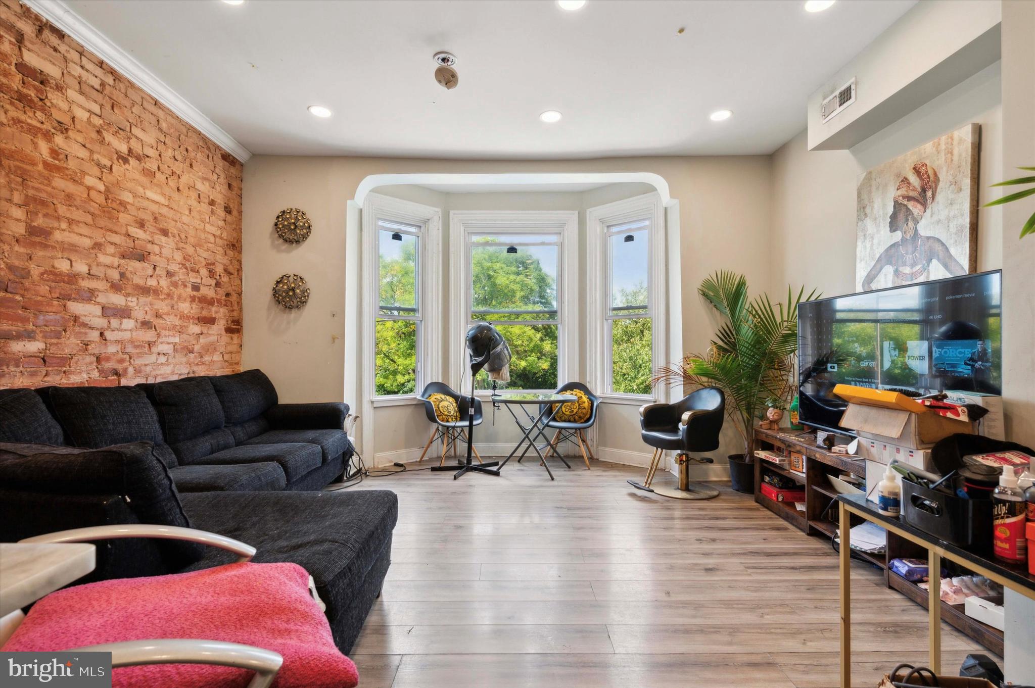 STRAWBERRY MANSION - Residential