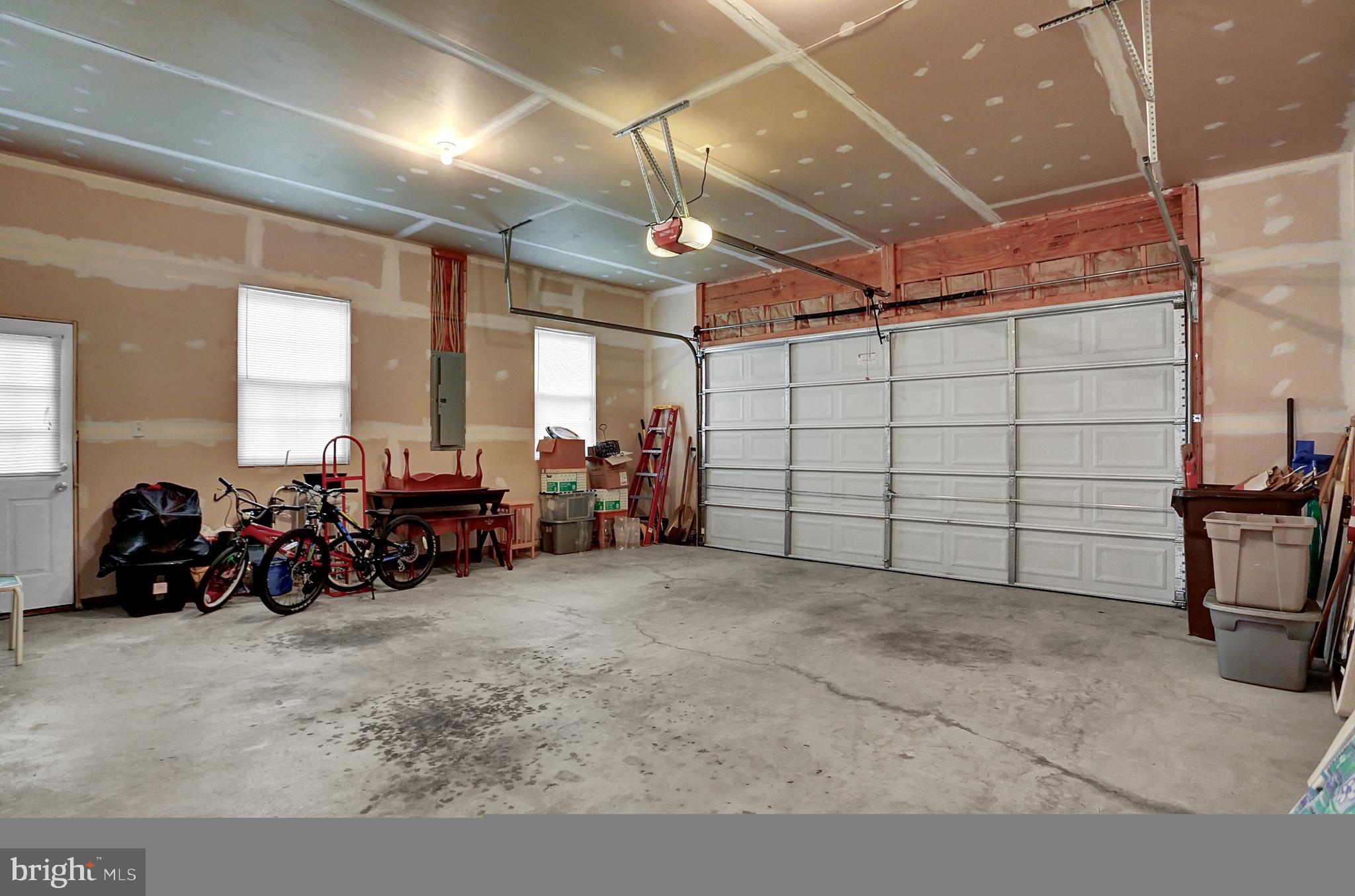 EAST VIEW ESTATES - Residential